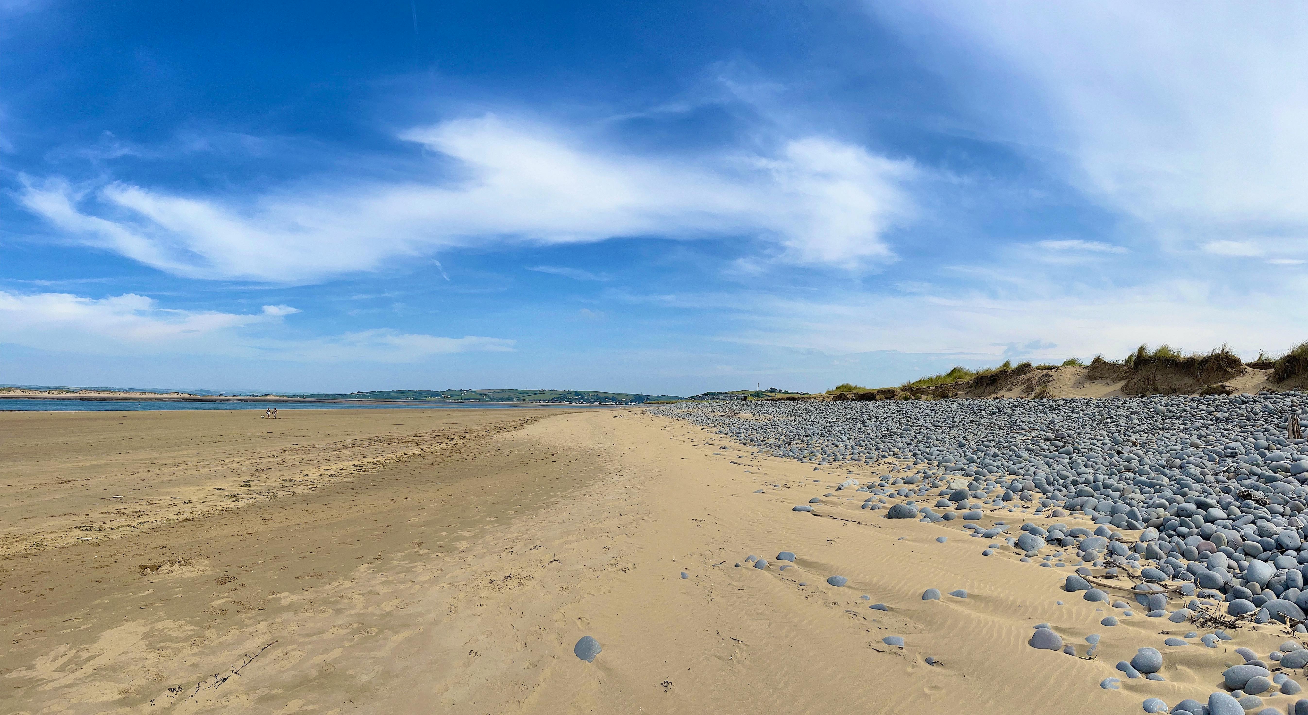 Grey Sands beach close by.