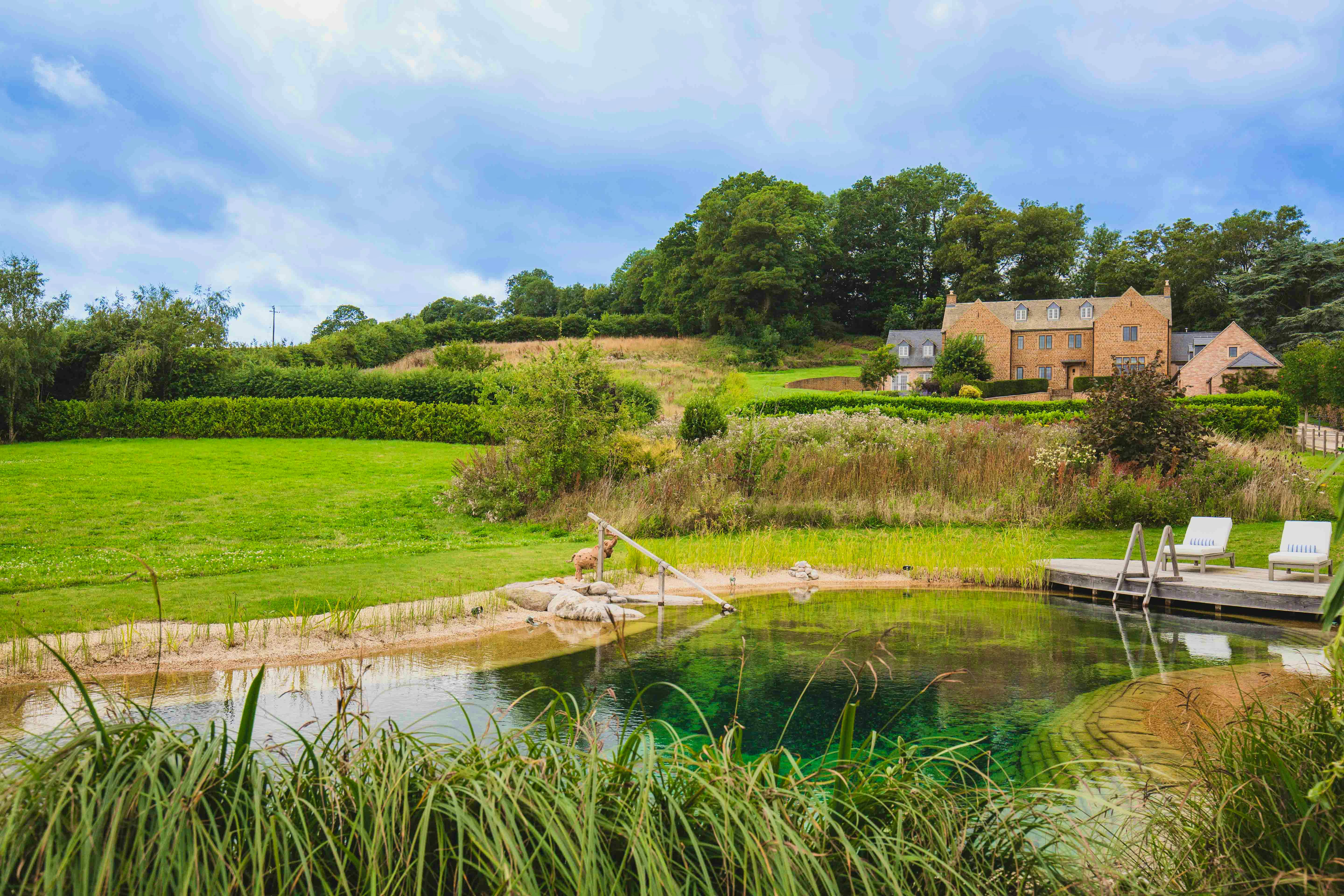 From Retreats to Reunions: Top UK Group Stays