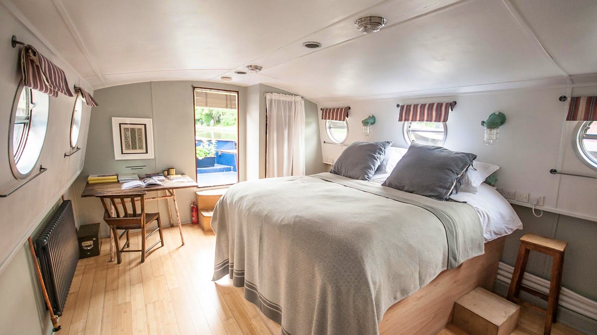 Boatels Floating holiday Coolstays