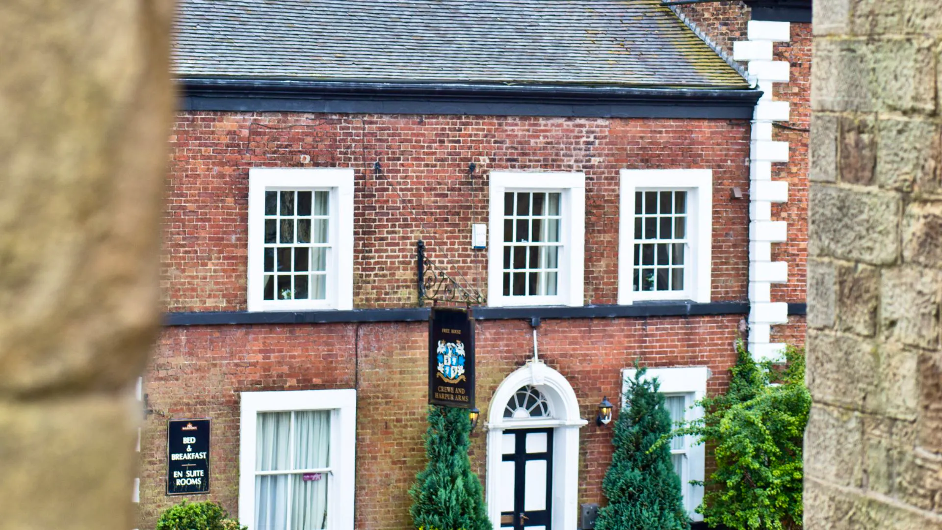 Crewe and Harpur Beautiful village pub