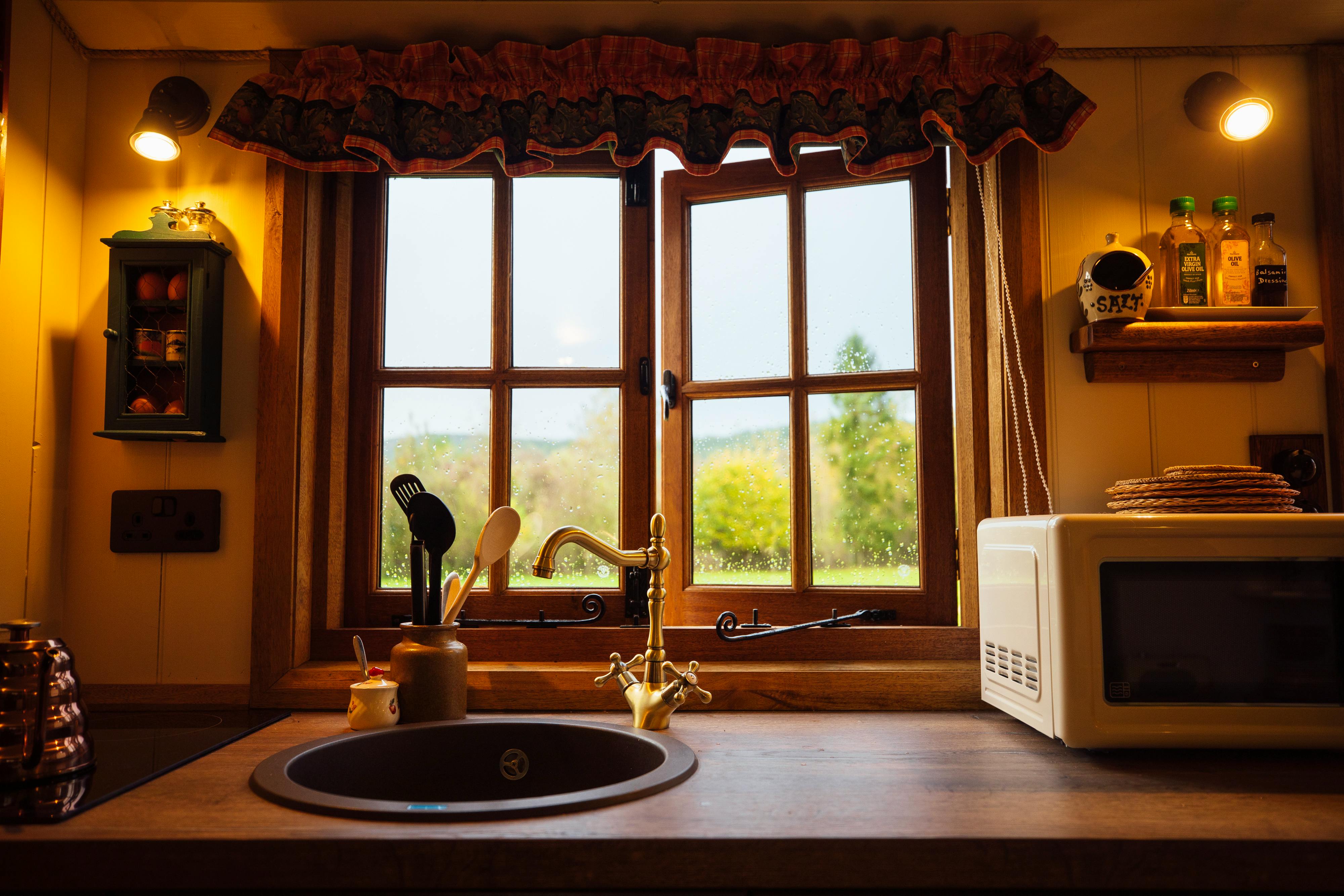 Millie the Hut interior