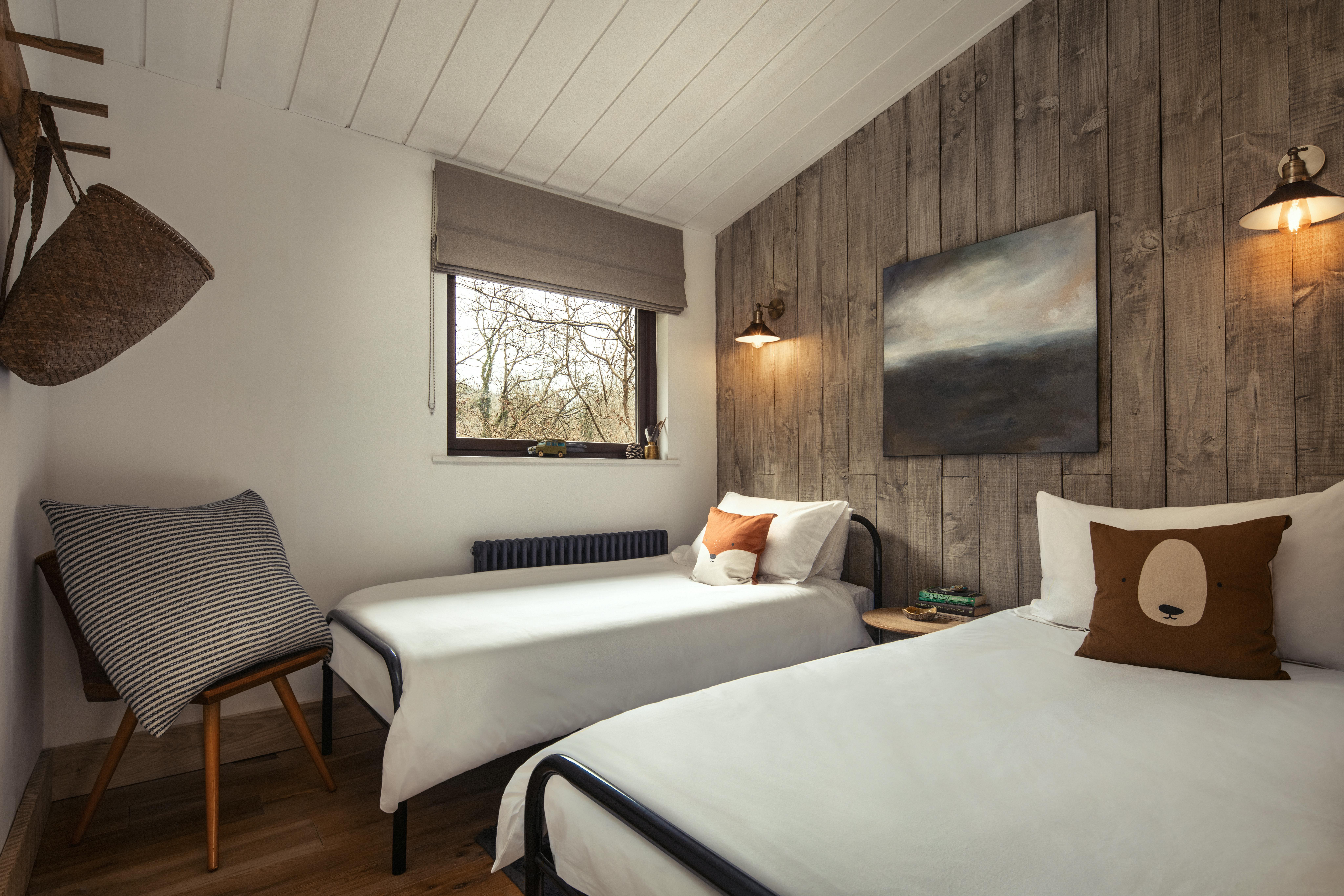 Twin Bedroom, travel cot available 