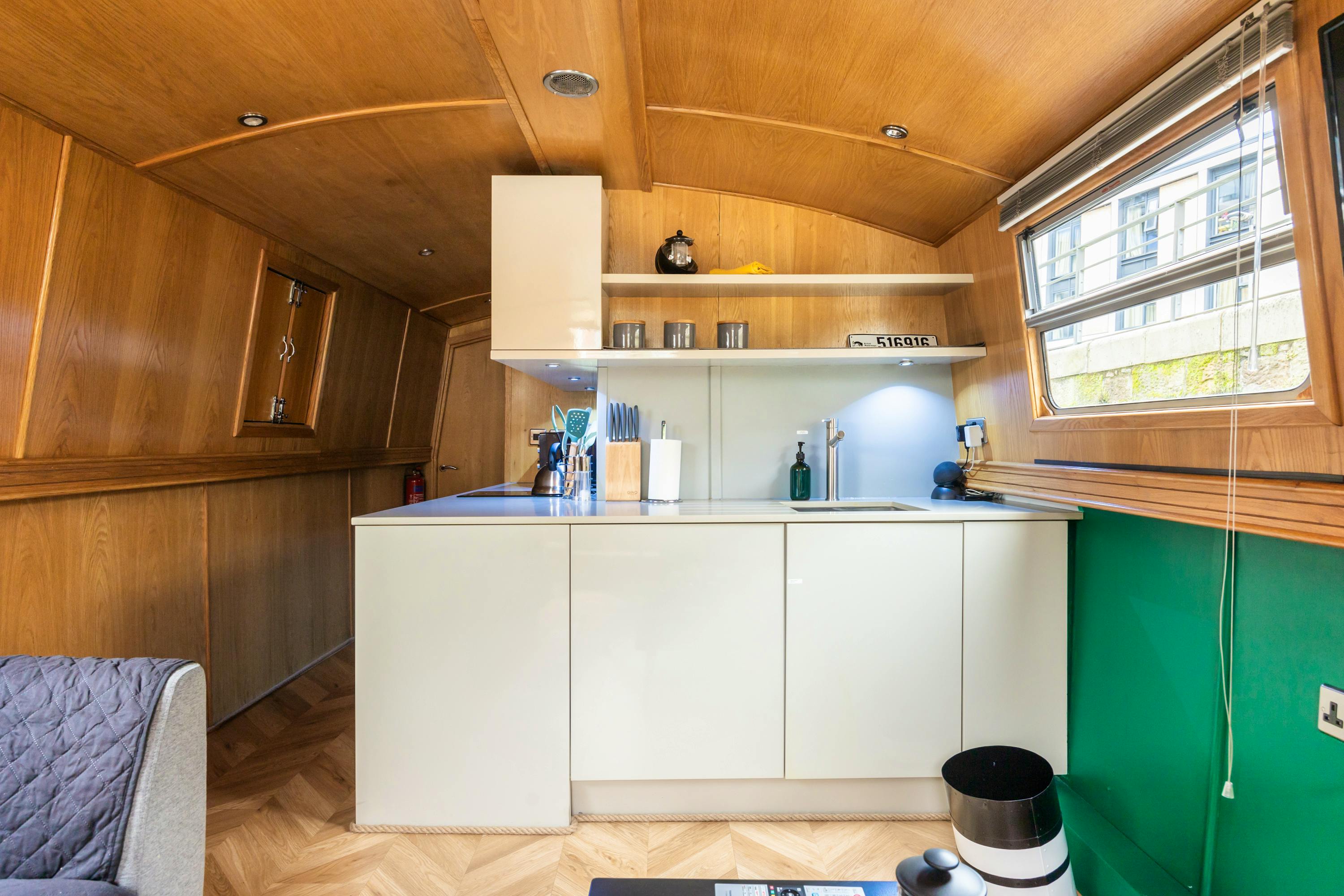 The Wee Sisters Boatel - Image 5