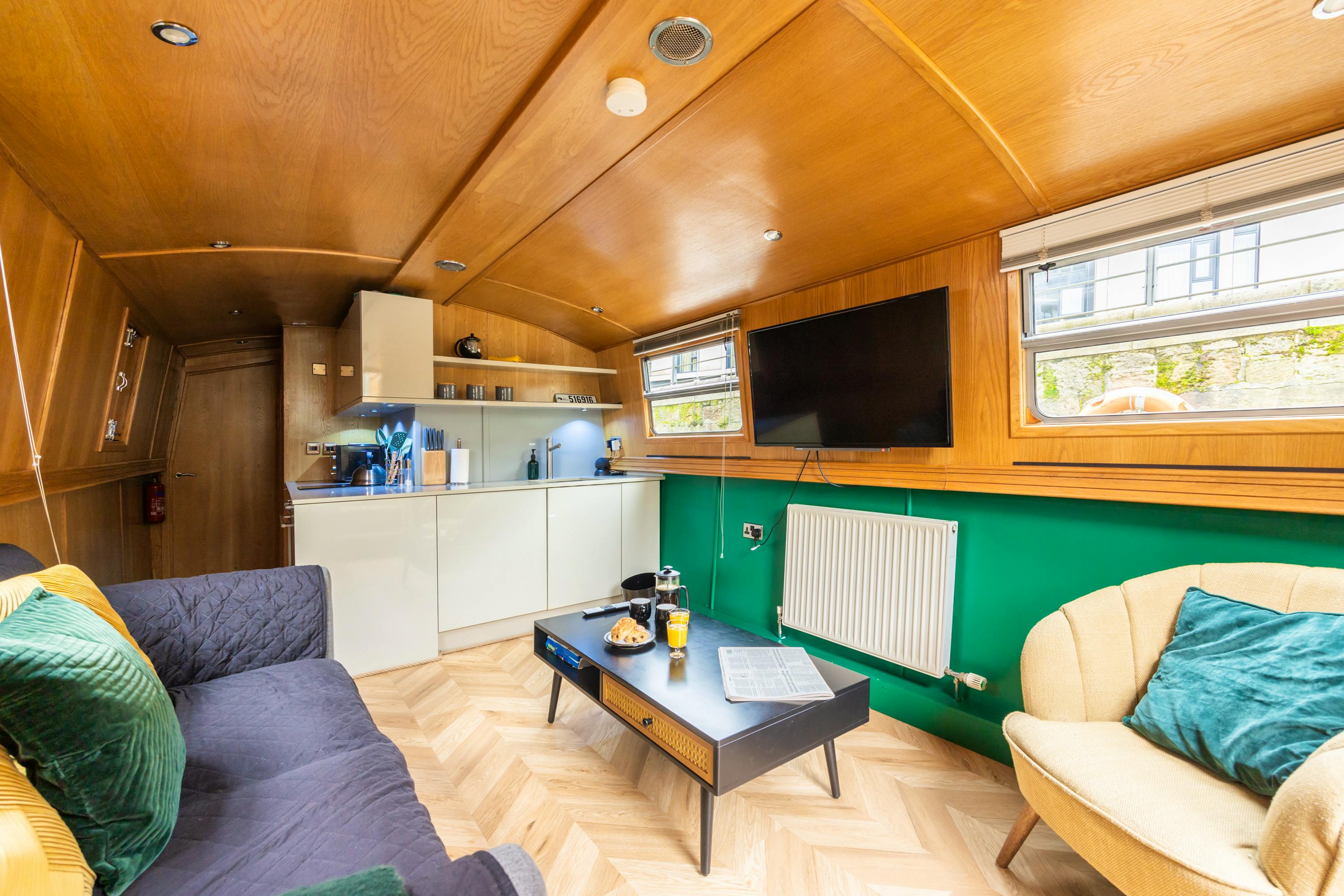 The Wee Sisters Boatel - Image 6