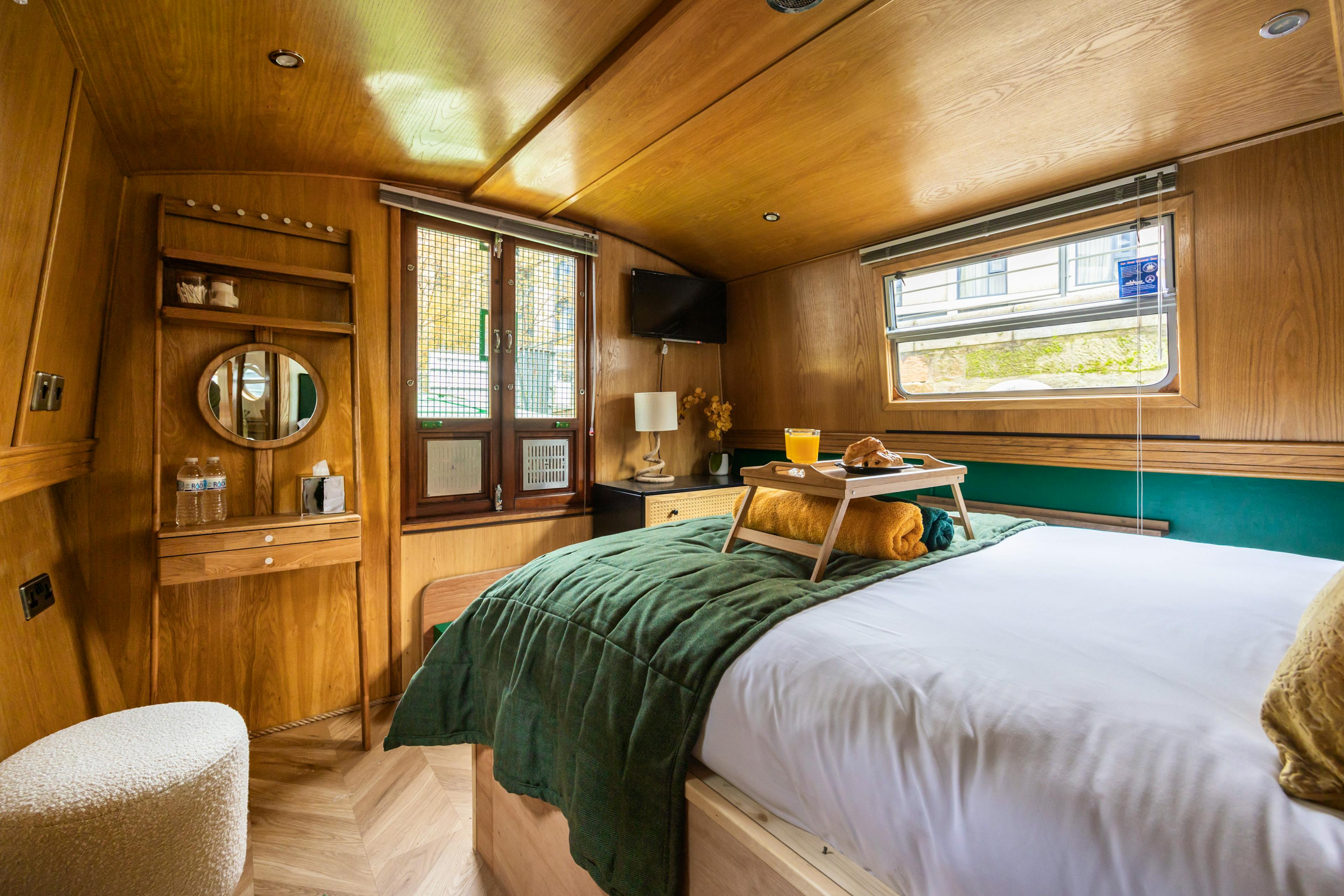 The Wee Sisters Boatel - Image 3