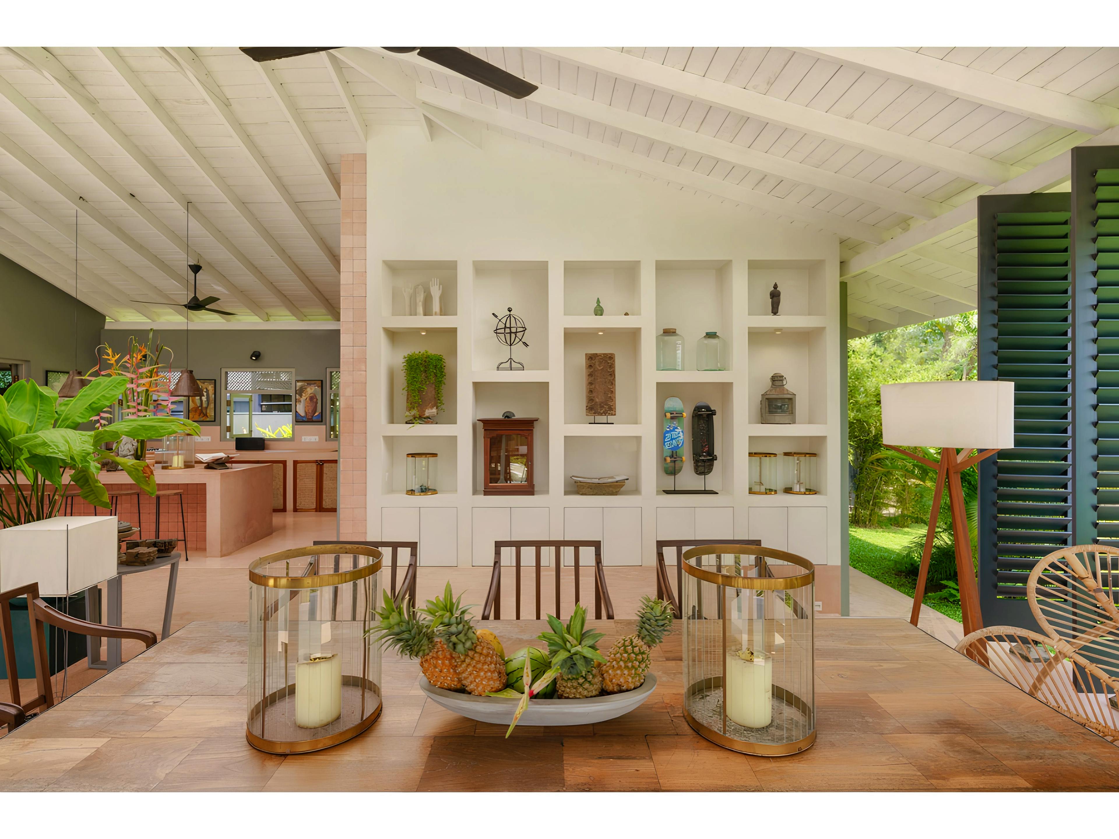 The Almond Leaf - Image 3