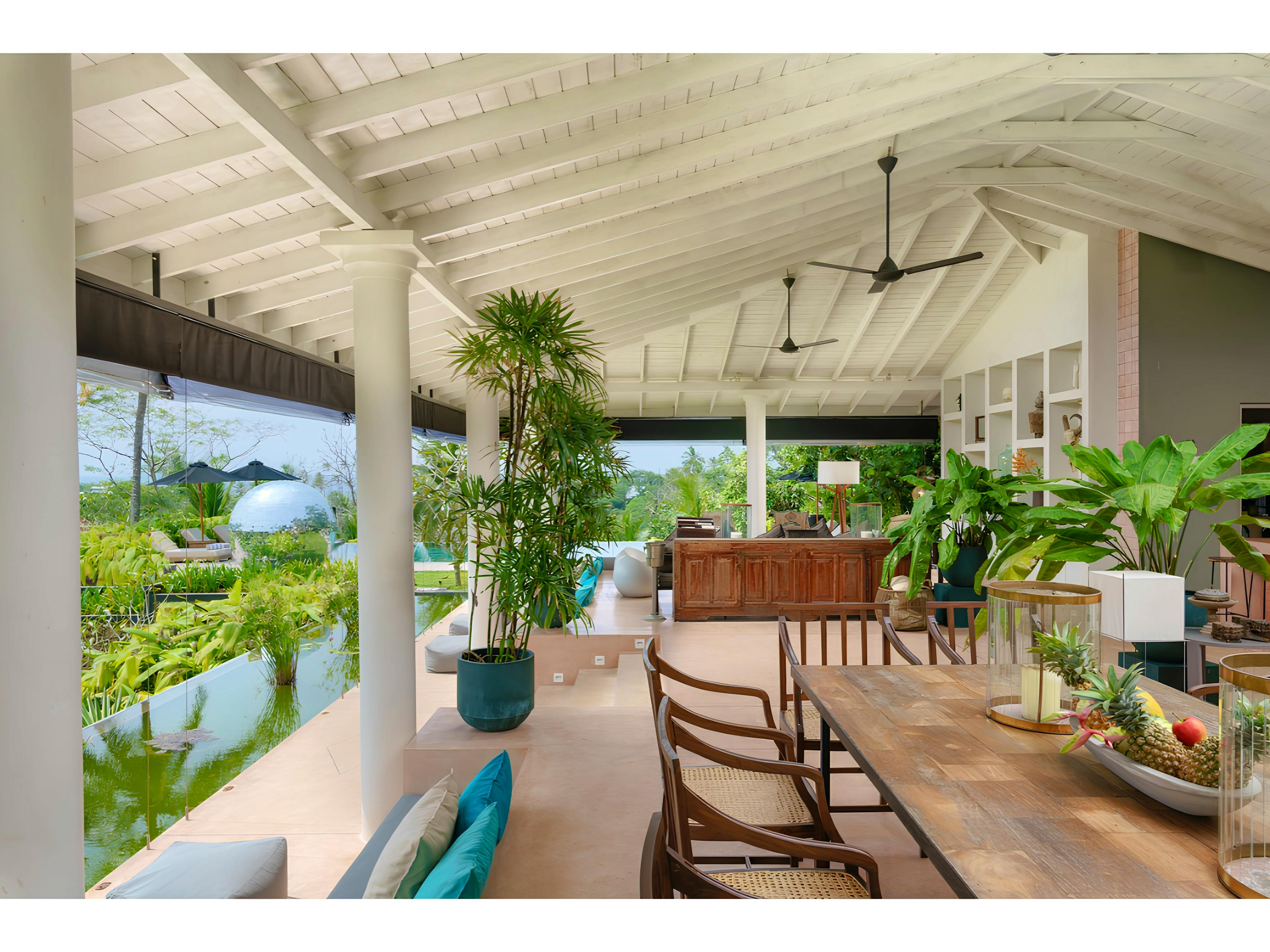 The Almond Leaf - Image 5