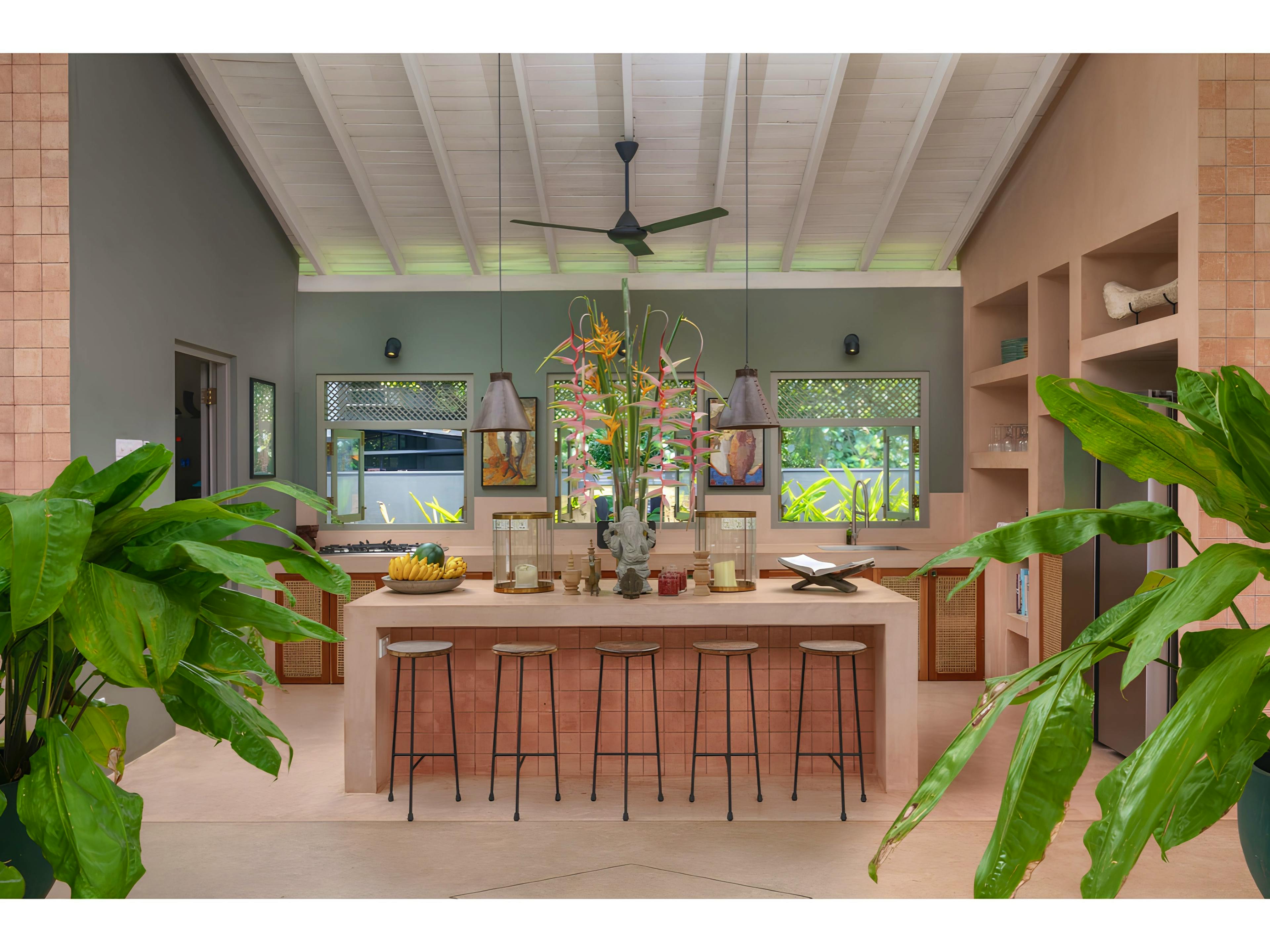 The Almond Leaf - Image 6