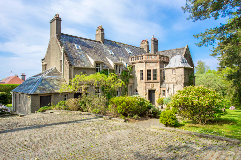 Loch Lomond Manor, historic house overlooking Clyde Estuary