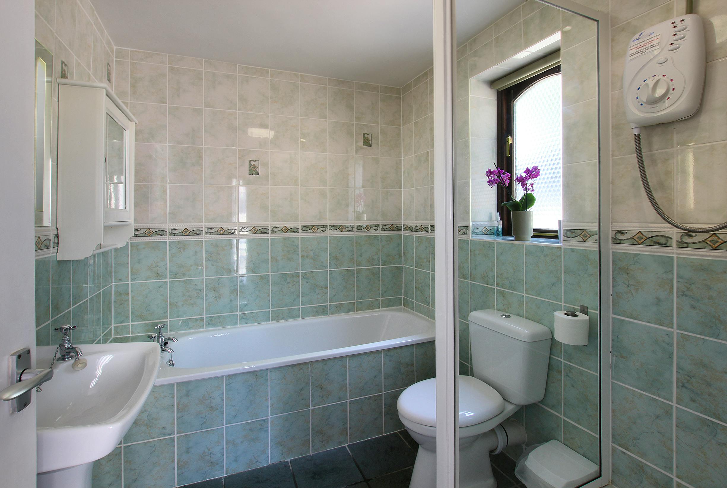 Swingletree bathroom