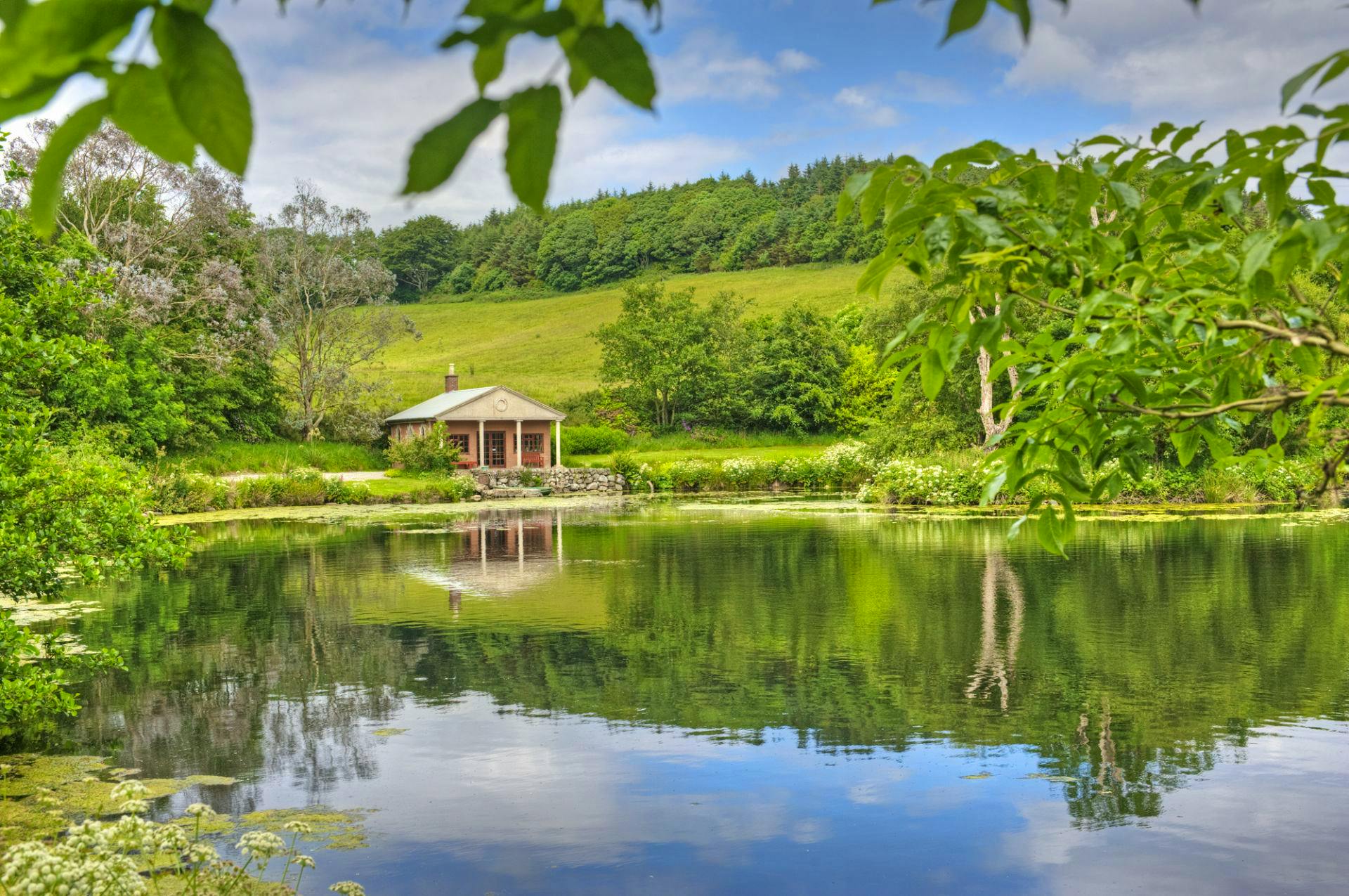Private loch & pavilion on grounds