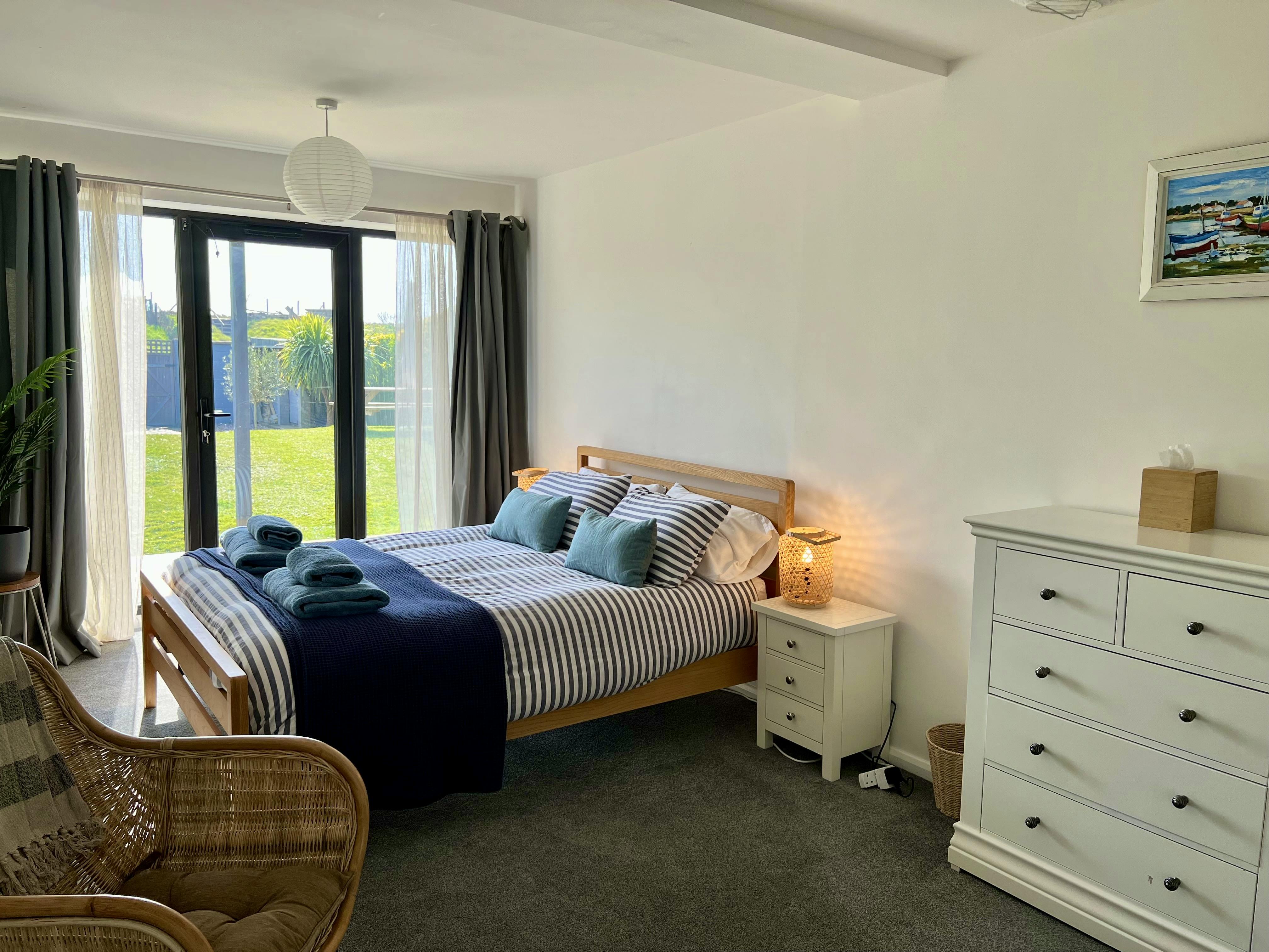 Downstairs bedroom  2-king size bed