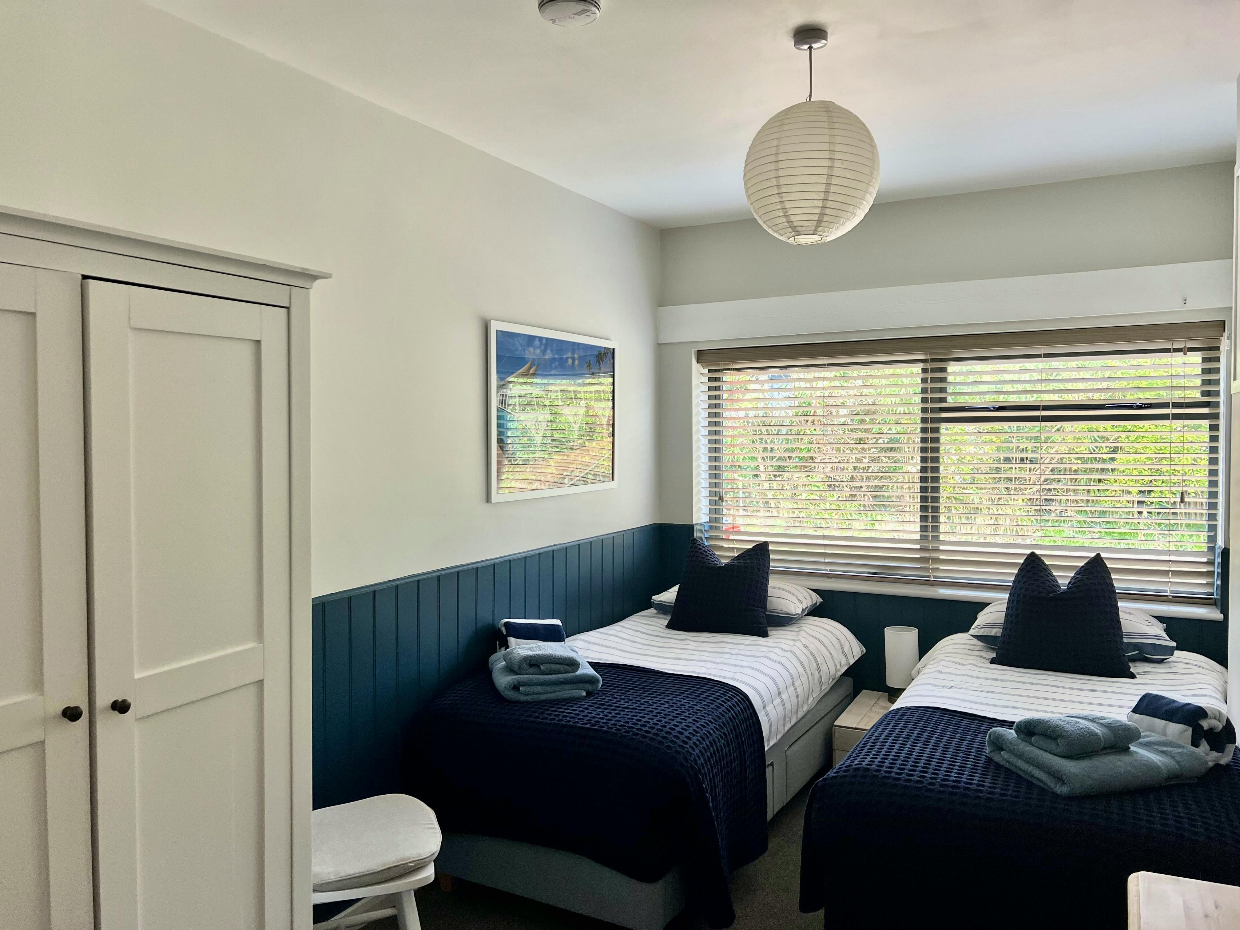 Downstairs bedroom 3 - twin beds