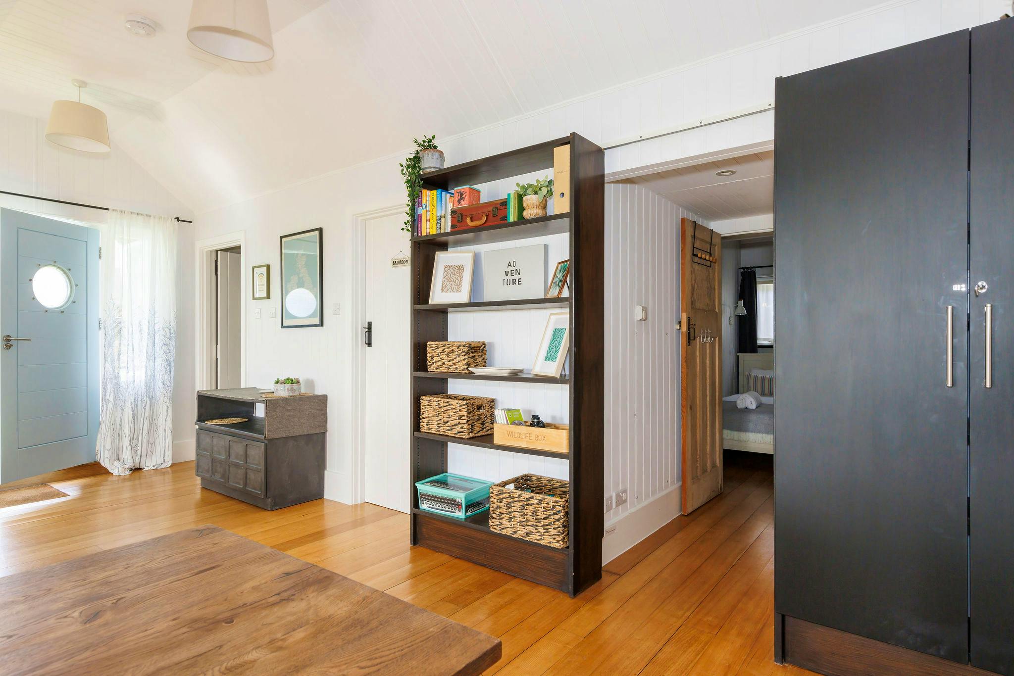 Twin room off main space