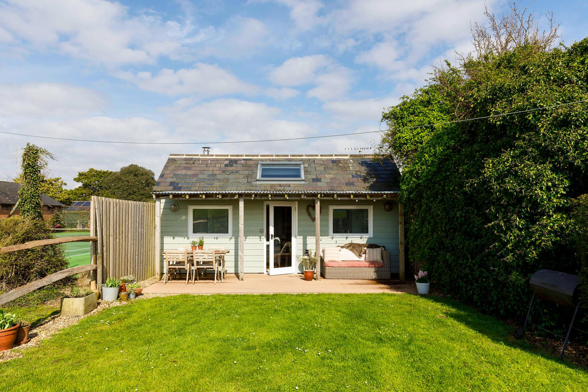 Back garden veranda for sunsets!