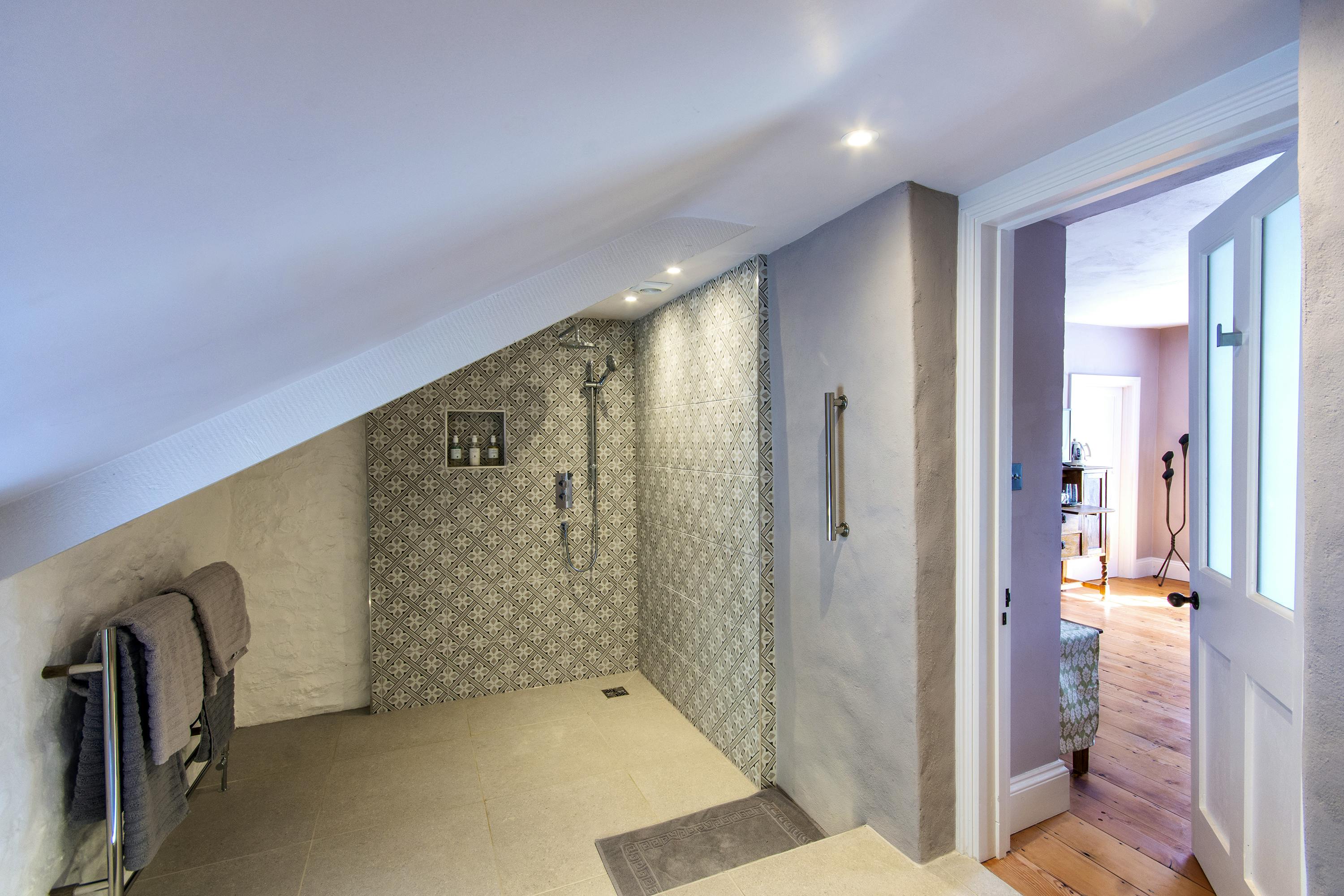 Bailey Suite wet-room