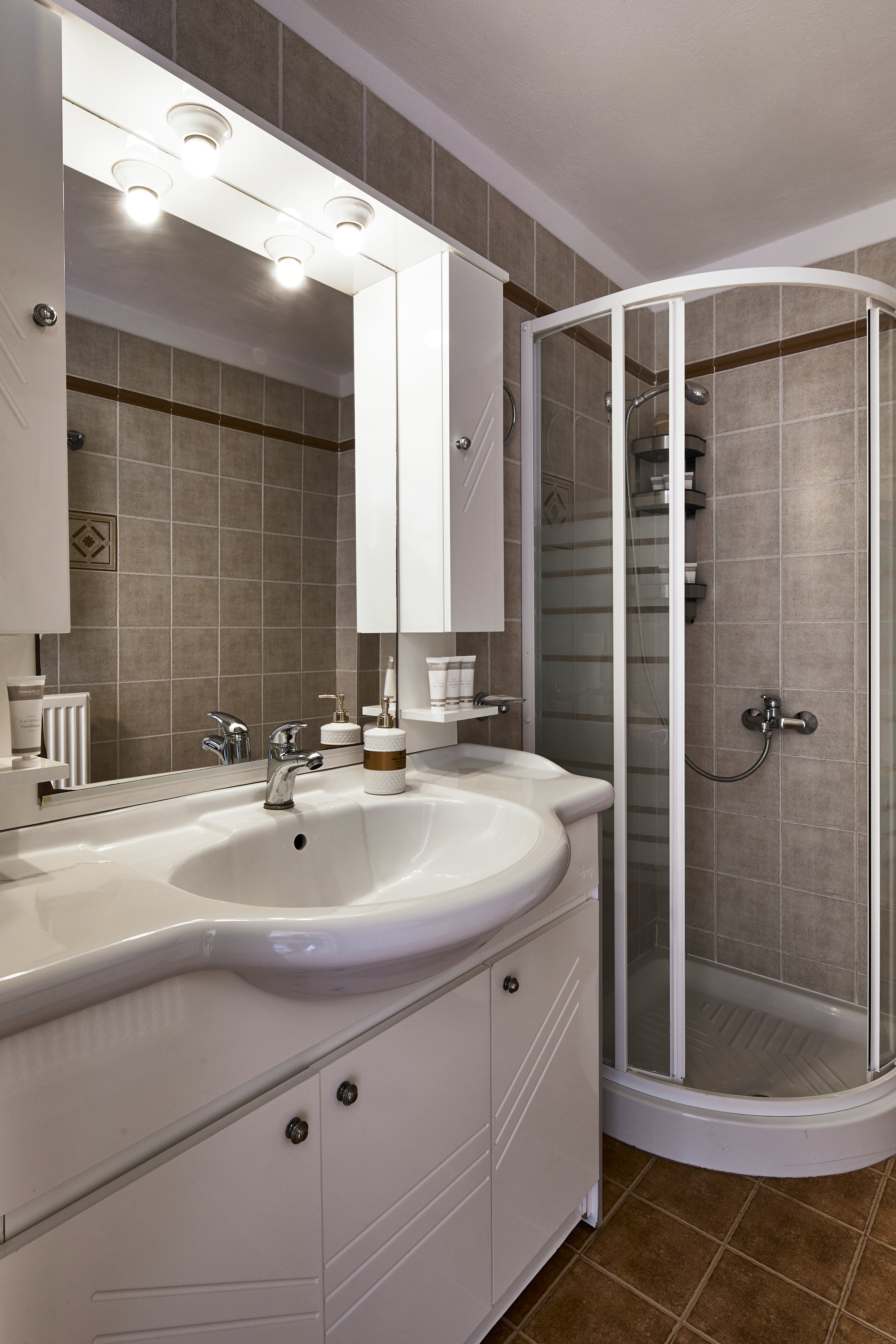 Bathroom ground floor