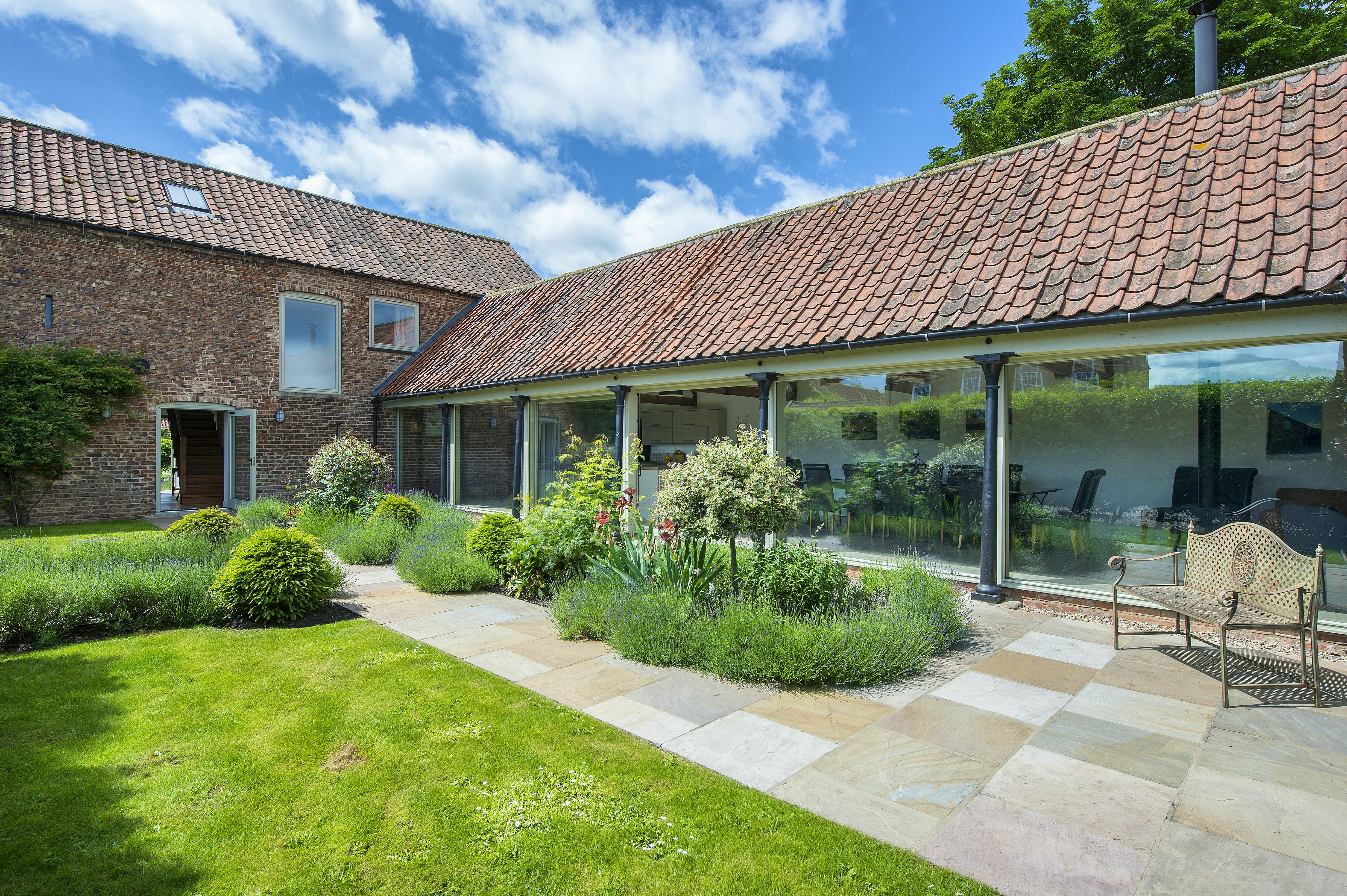 18 Tasty Stays for Foodies