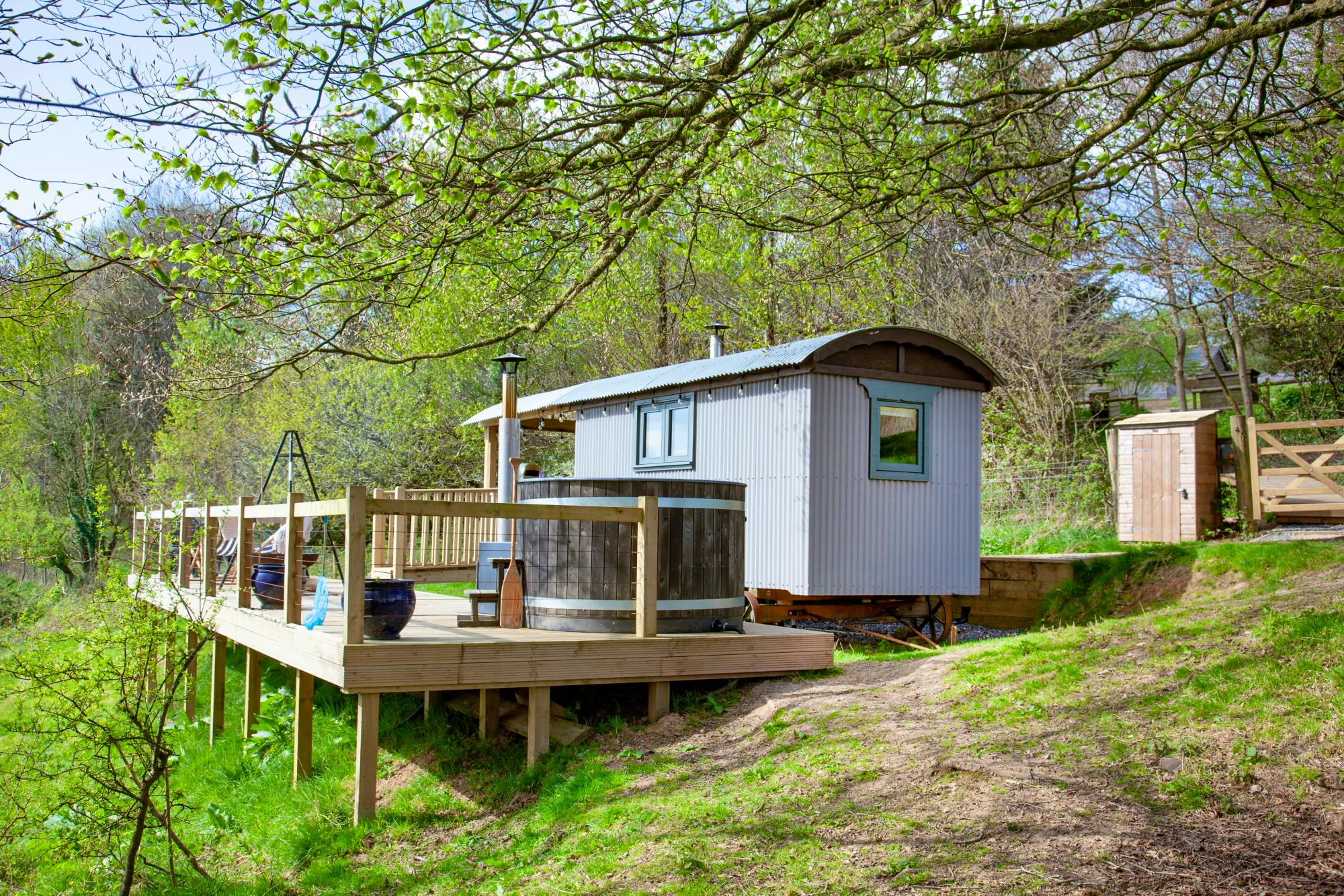 Shepherds hut, decking & hot tub