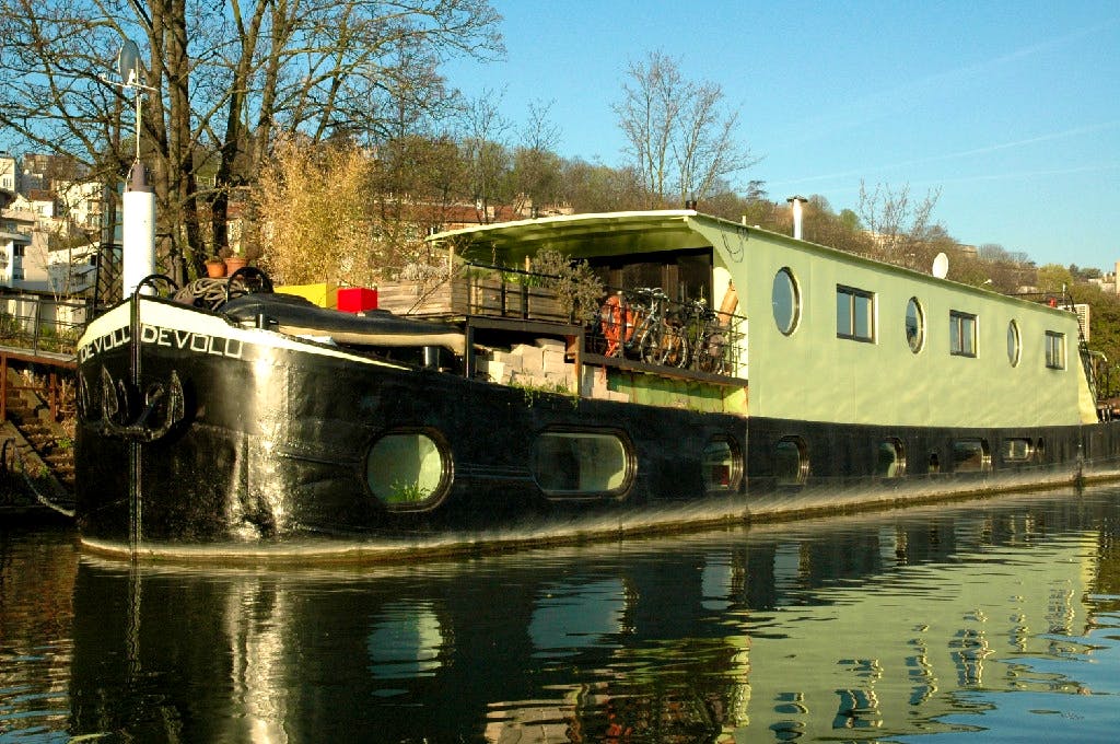 Boats, Barges & Houseboats
