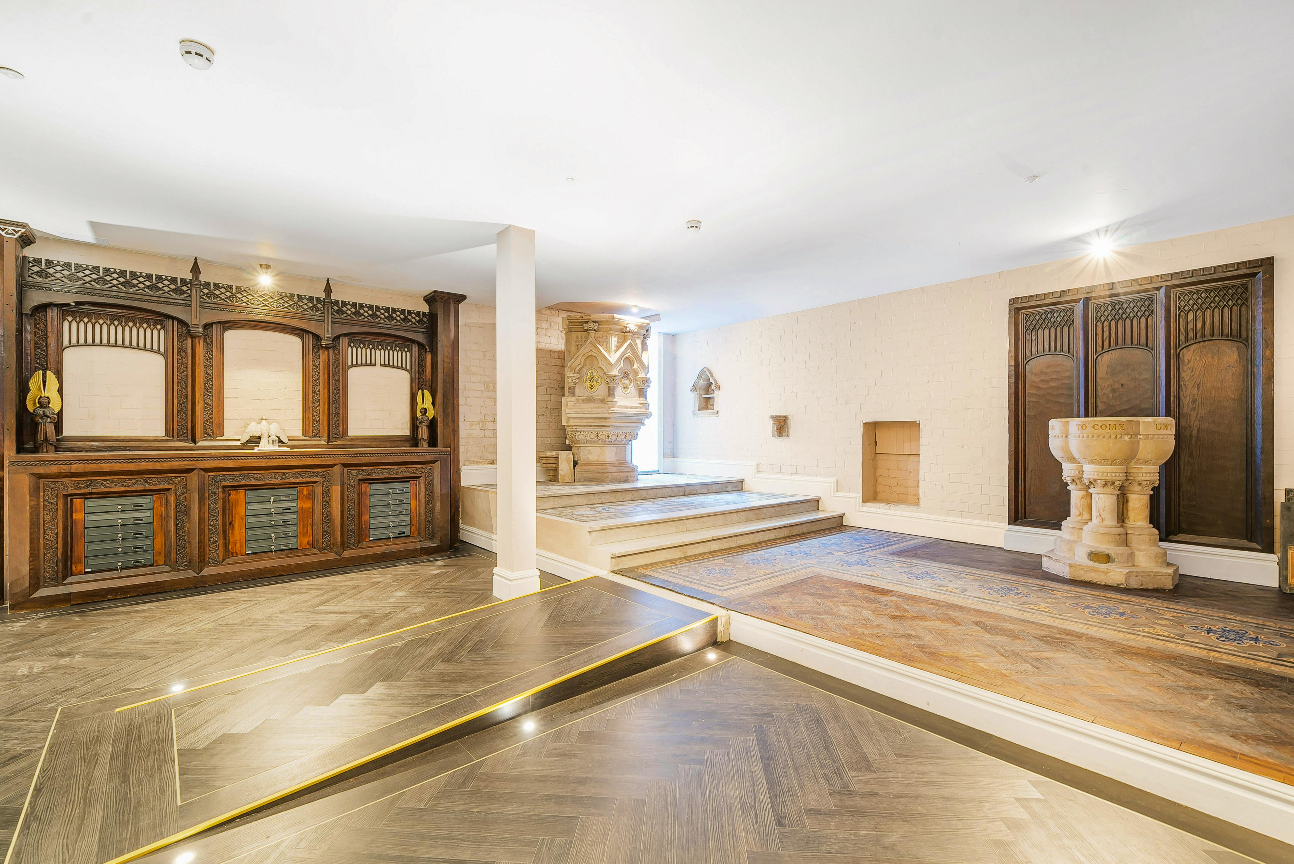 Communal Entrance Hall 