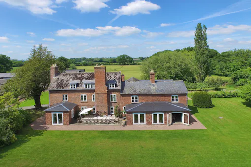 The Lodges at Feldon Valley - High end contemporary suites