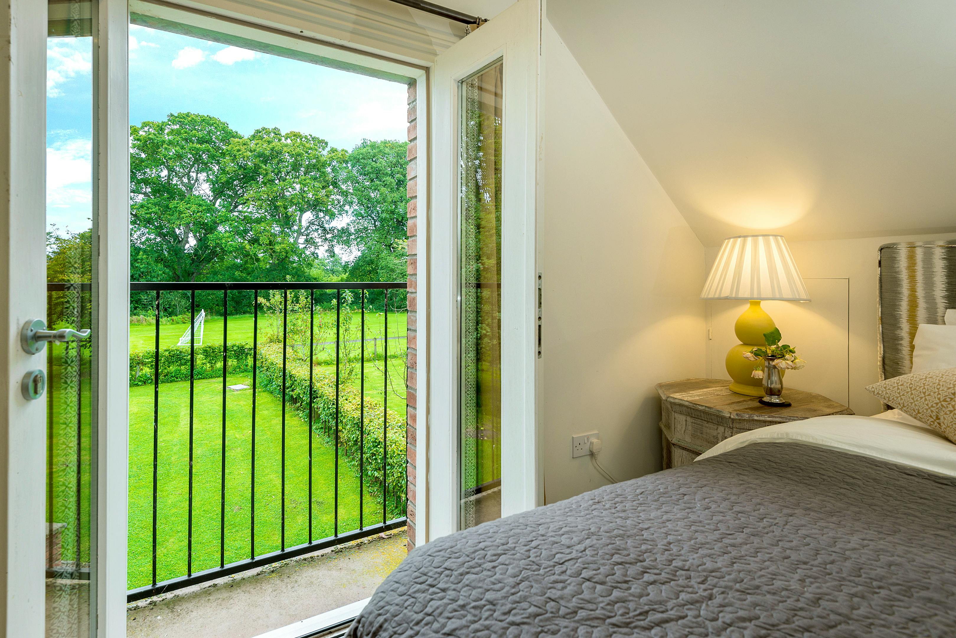 Geiger bedroom in Gdn Ctg with view