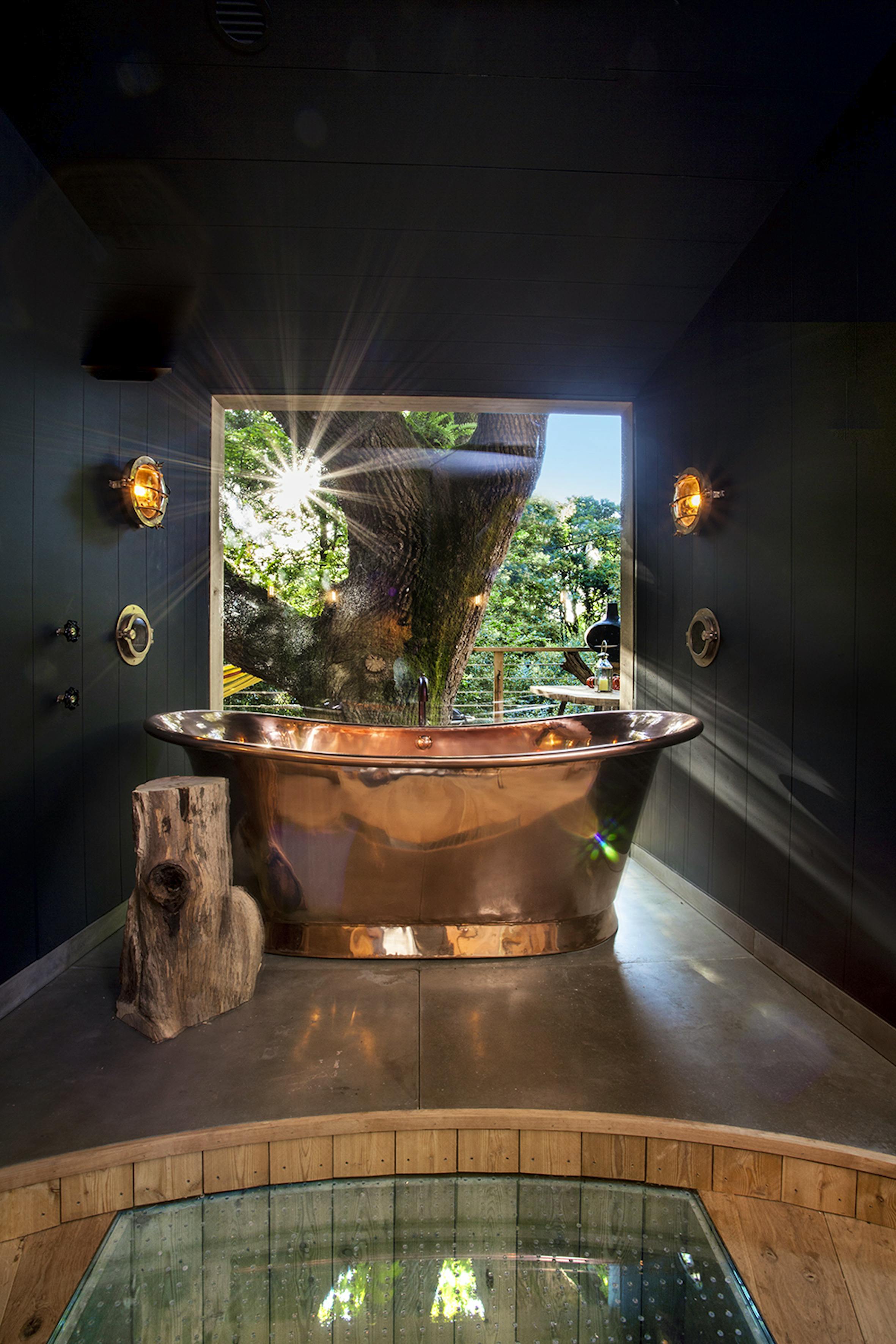 10 Coolest Bathtubs in the UK