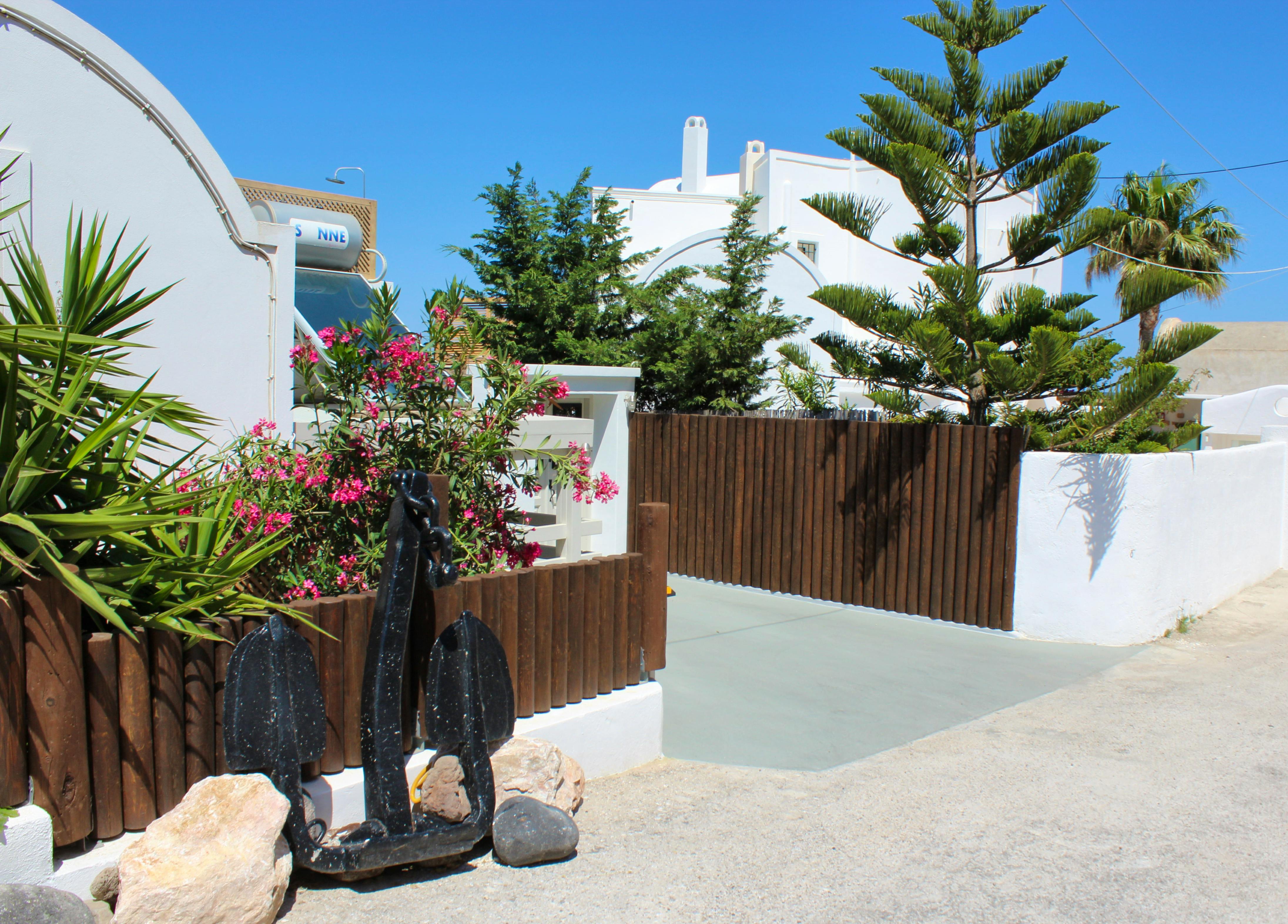 Entrance with private parking