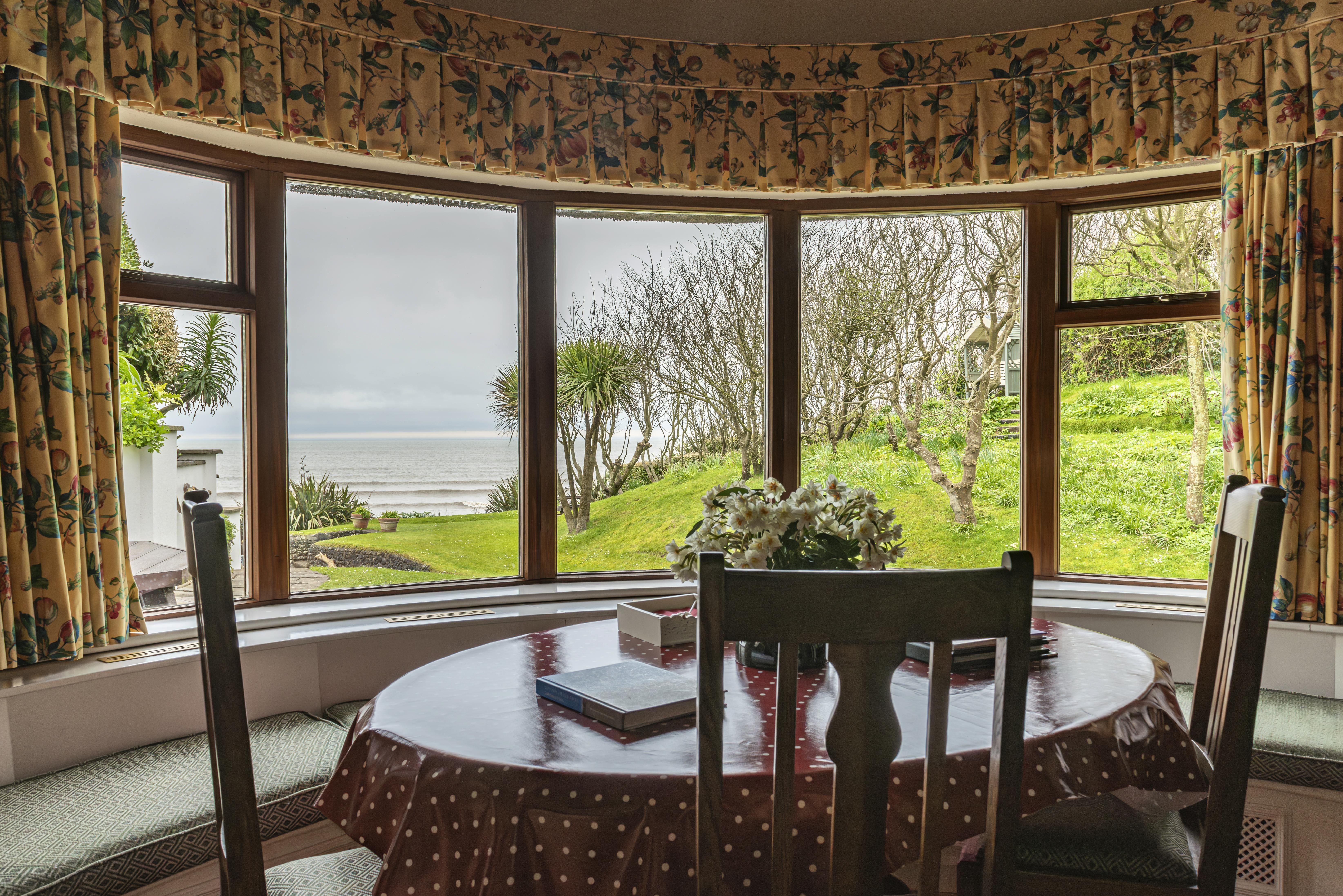 Thatcher\'s Rest seaside cottage