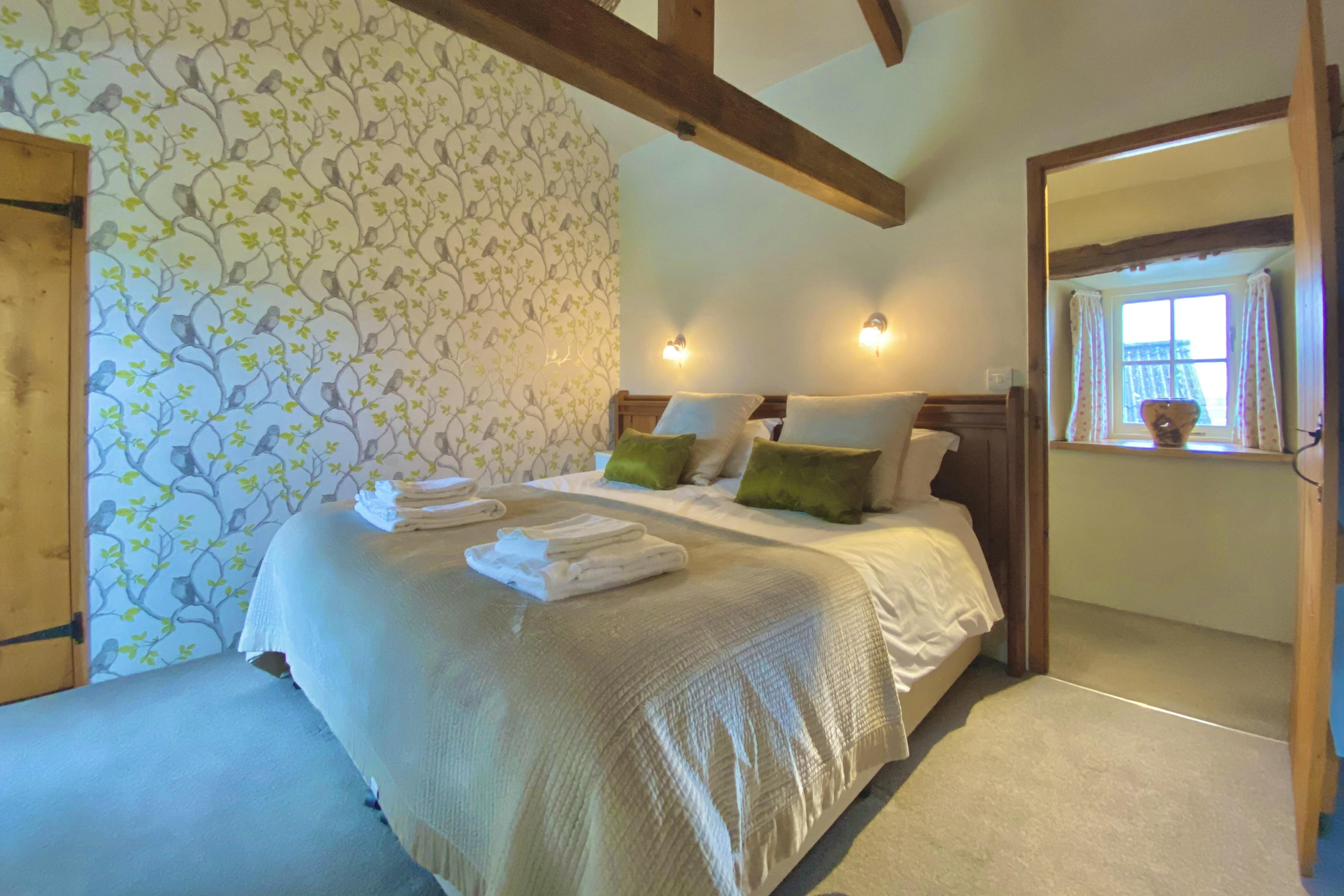 Bedroom 2 - option of twin beds