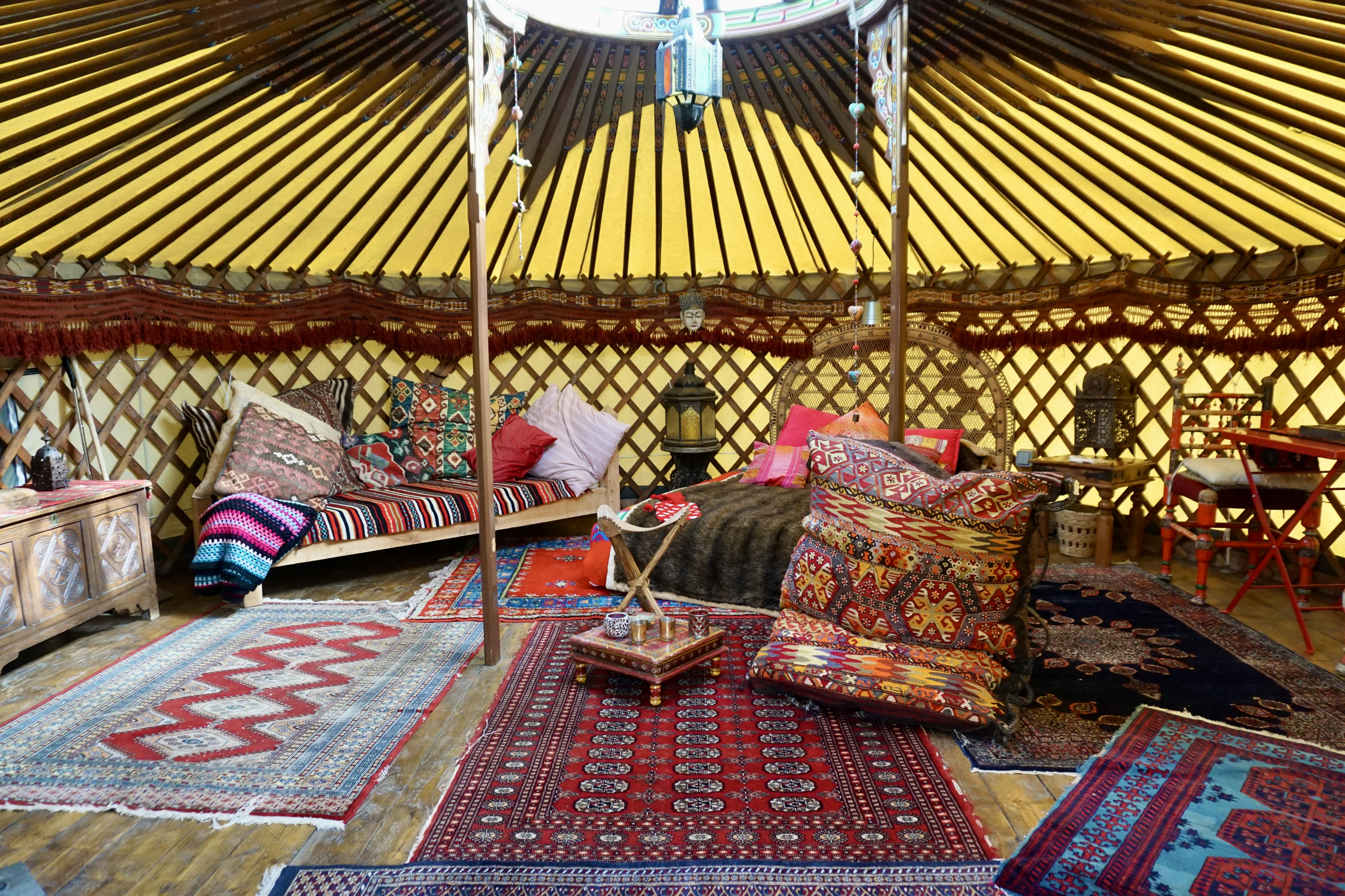 Kushti yurt interior