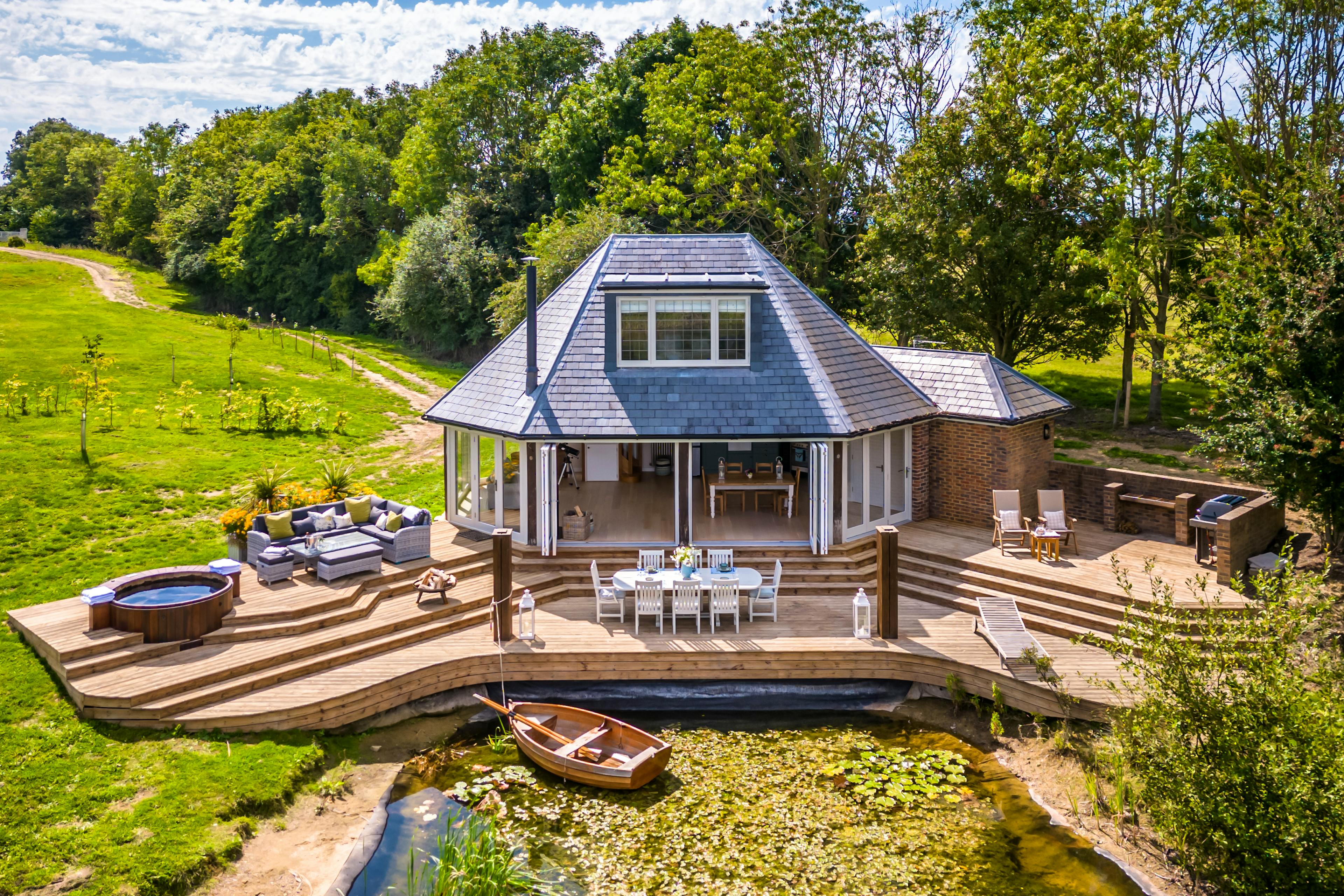 The Boathouse on the Lake