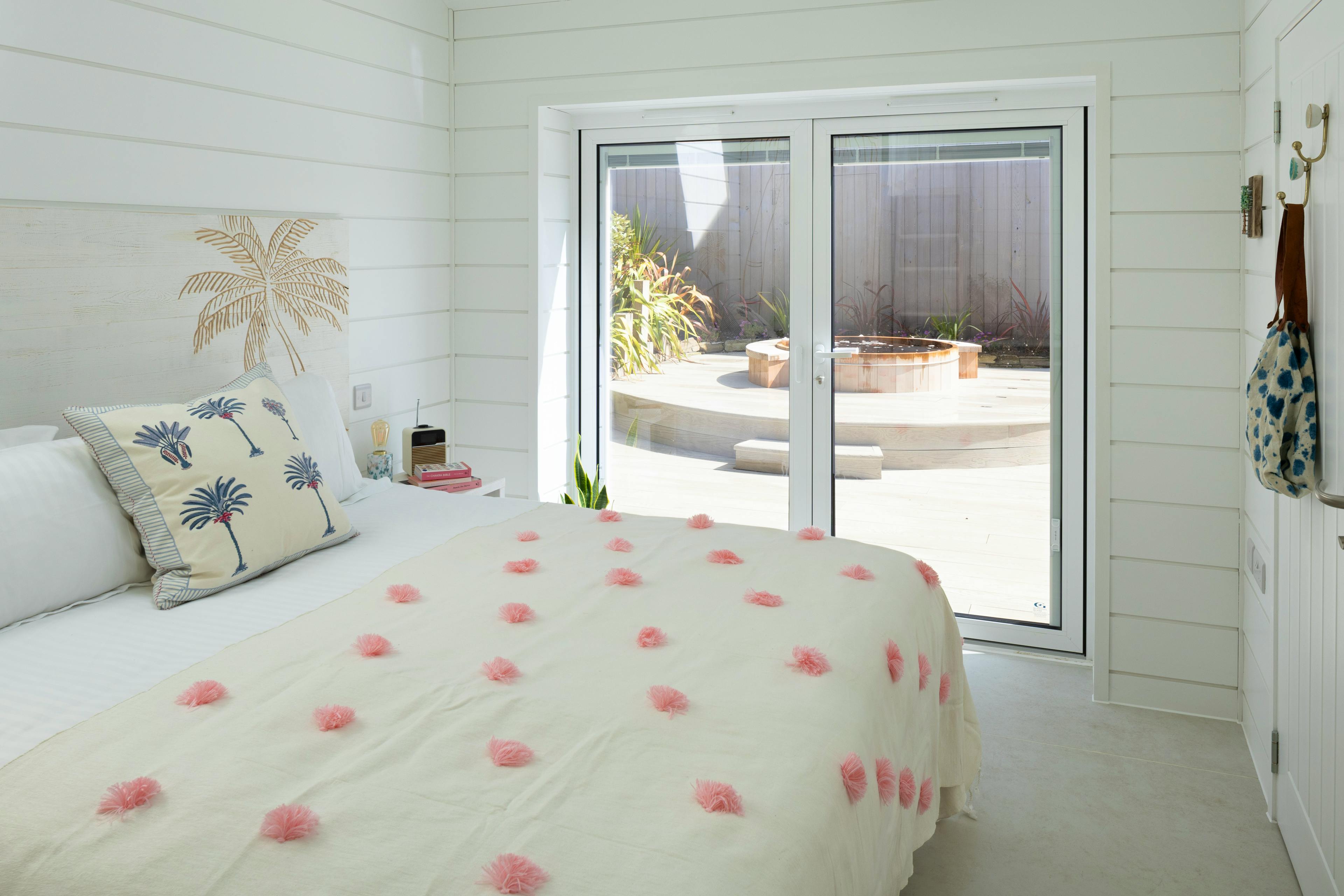 Two Bed Beach Shacks at Three Mile Beach - Image 4