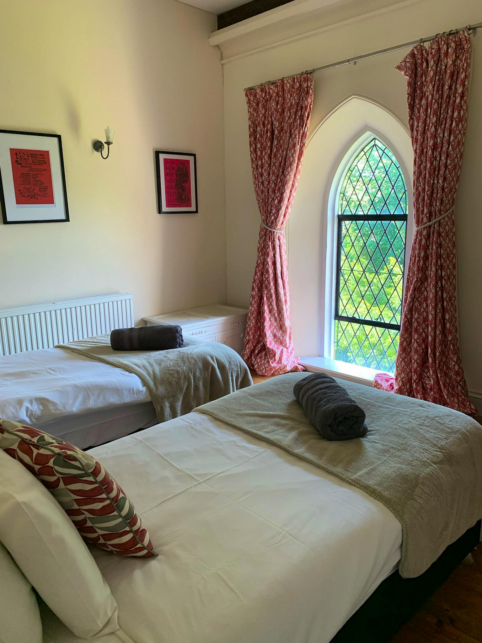 Bedroom 3 - 2 single beds