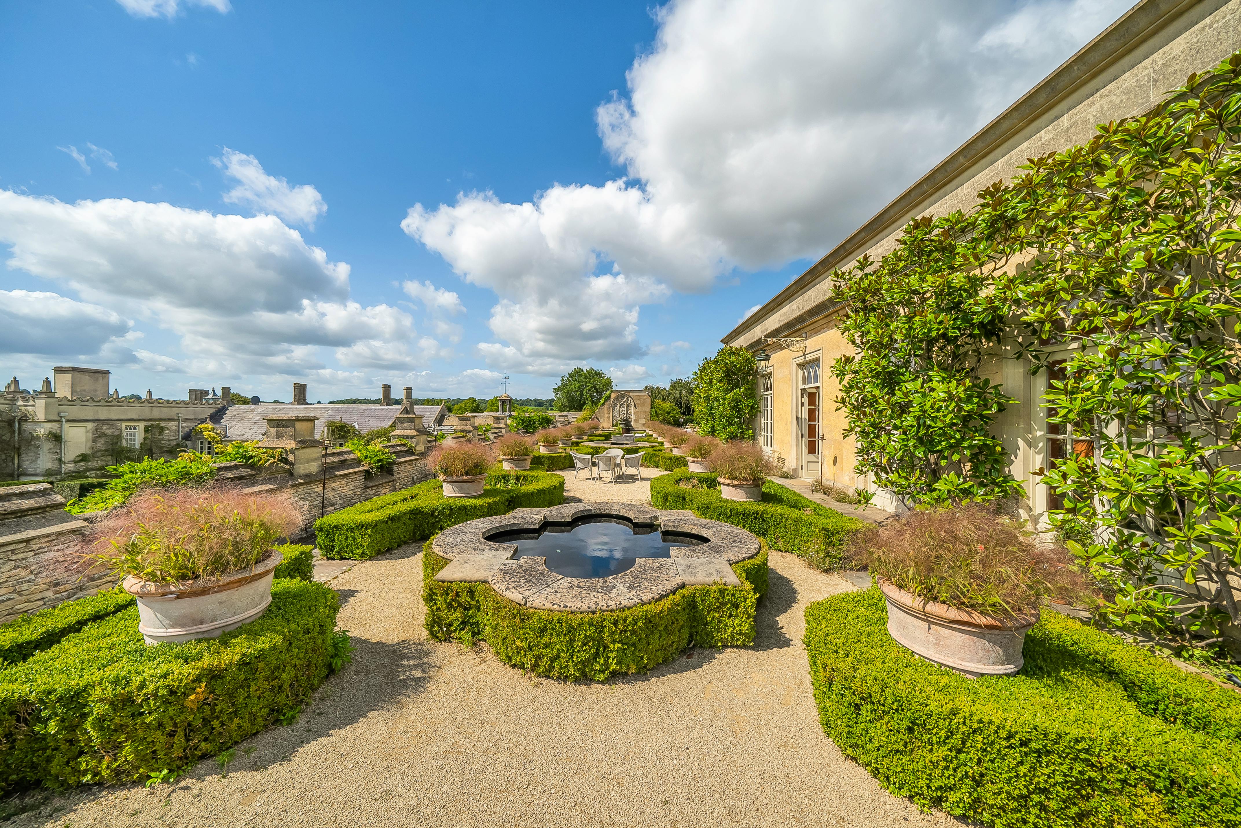 Cutest Cotswolds Hideaways