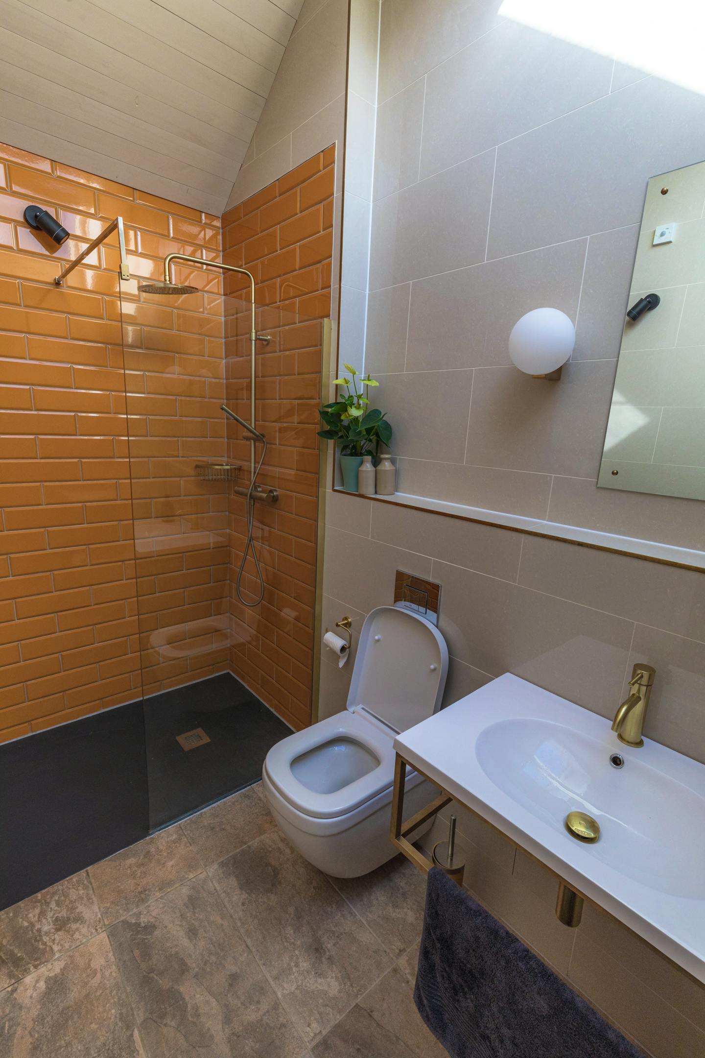 Spa-inspired walk-in Shower Room 