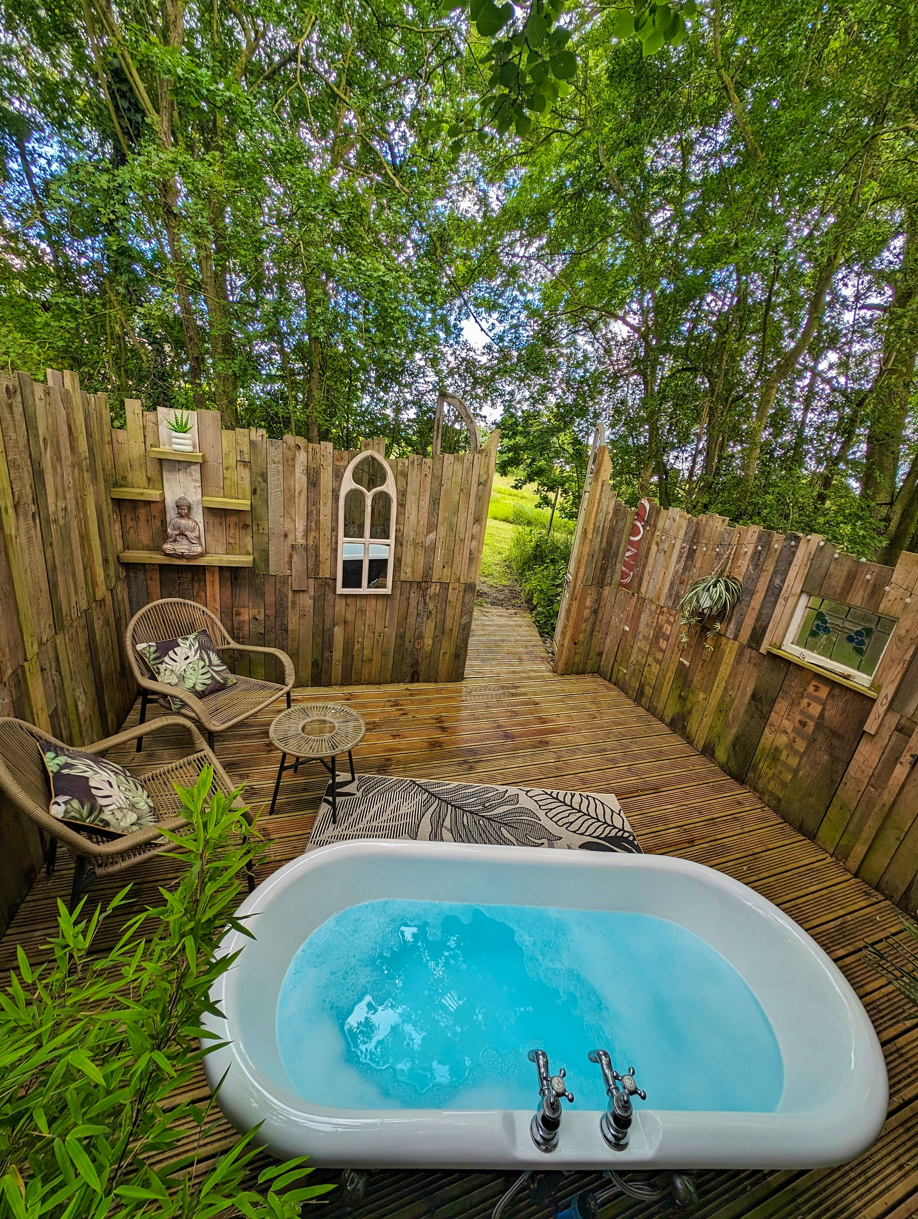 Victoria’s private bath 