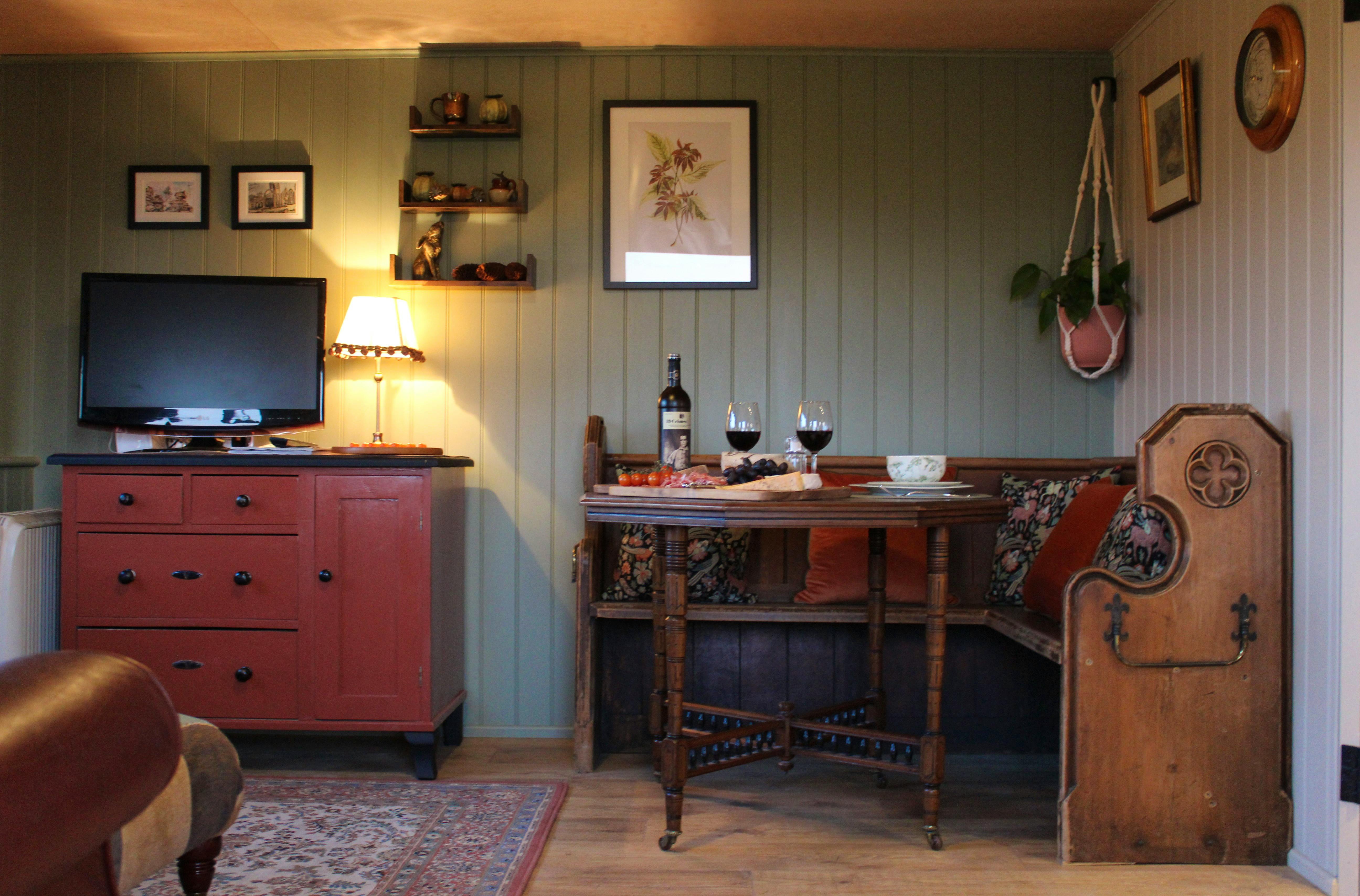 Nestbox Surprisingly Spacious