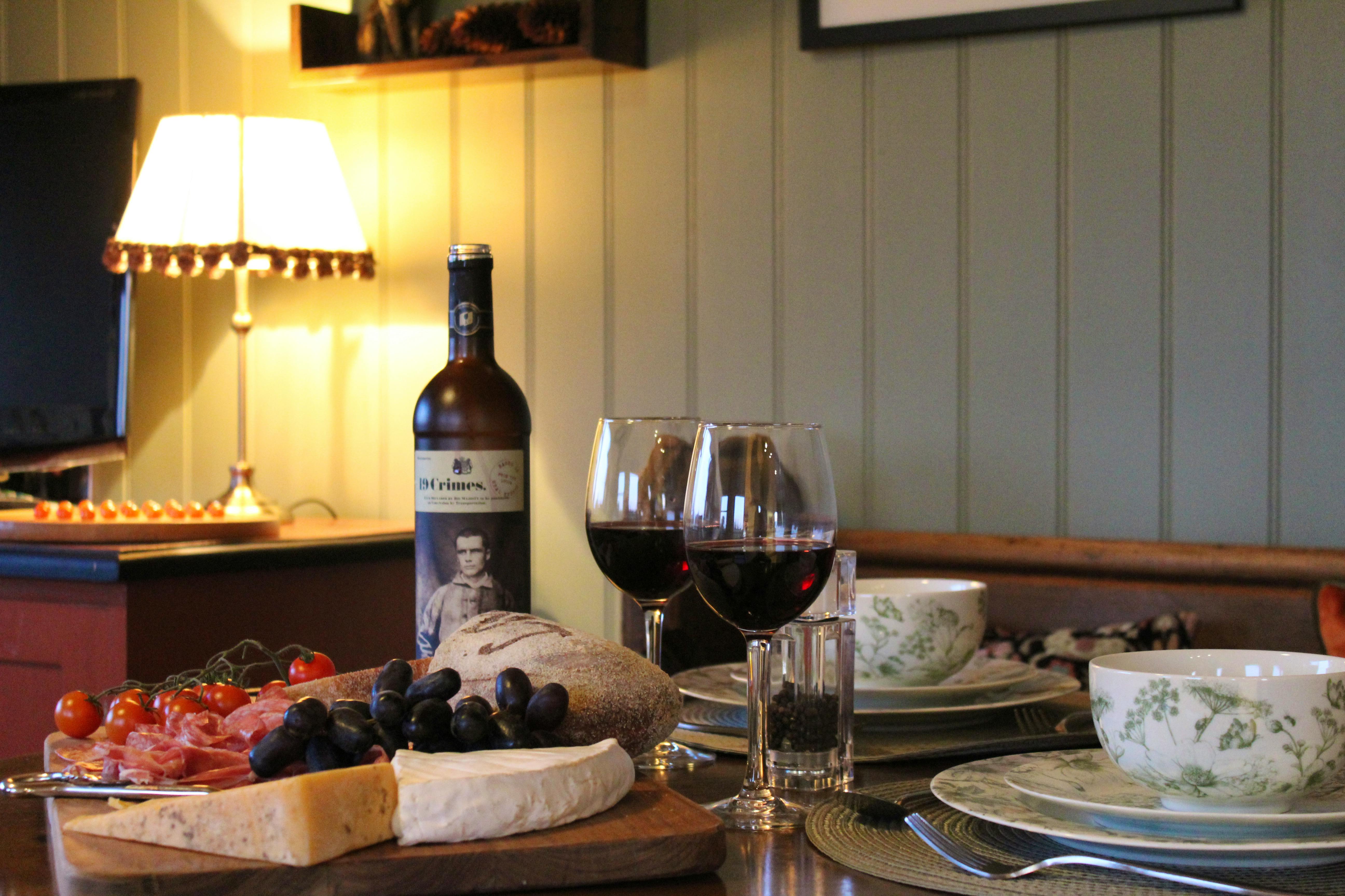 Nestbox Enjoy A Meal