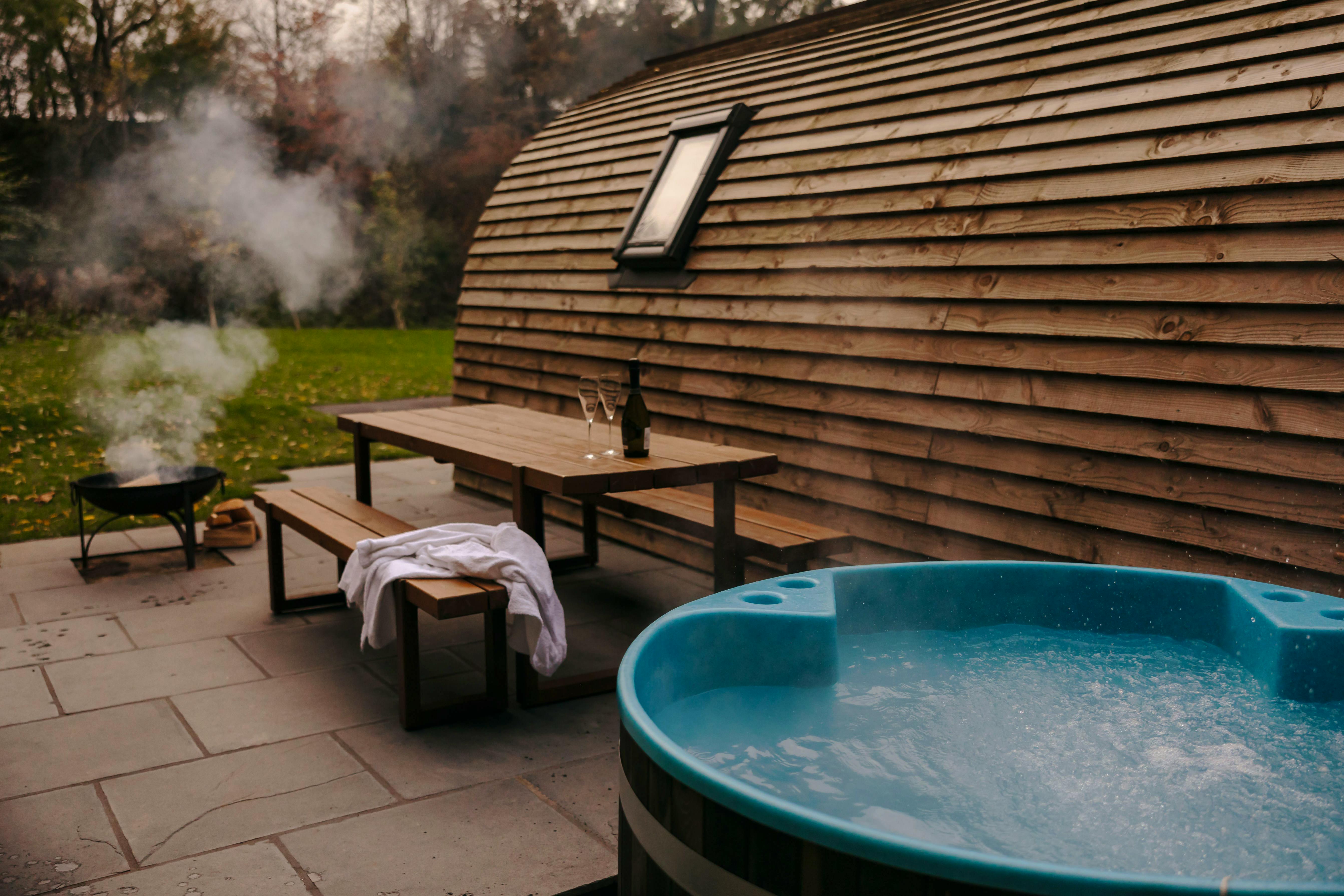 Wood fired hot tub in The Foxwood