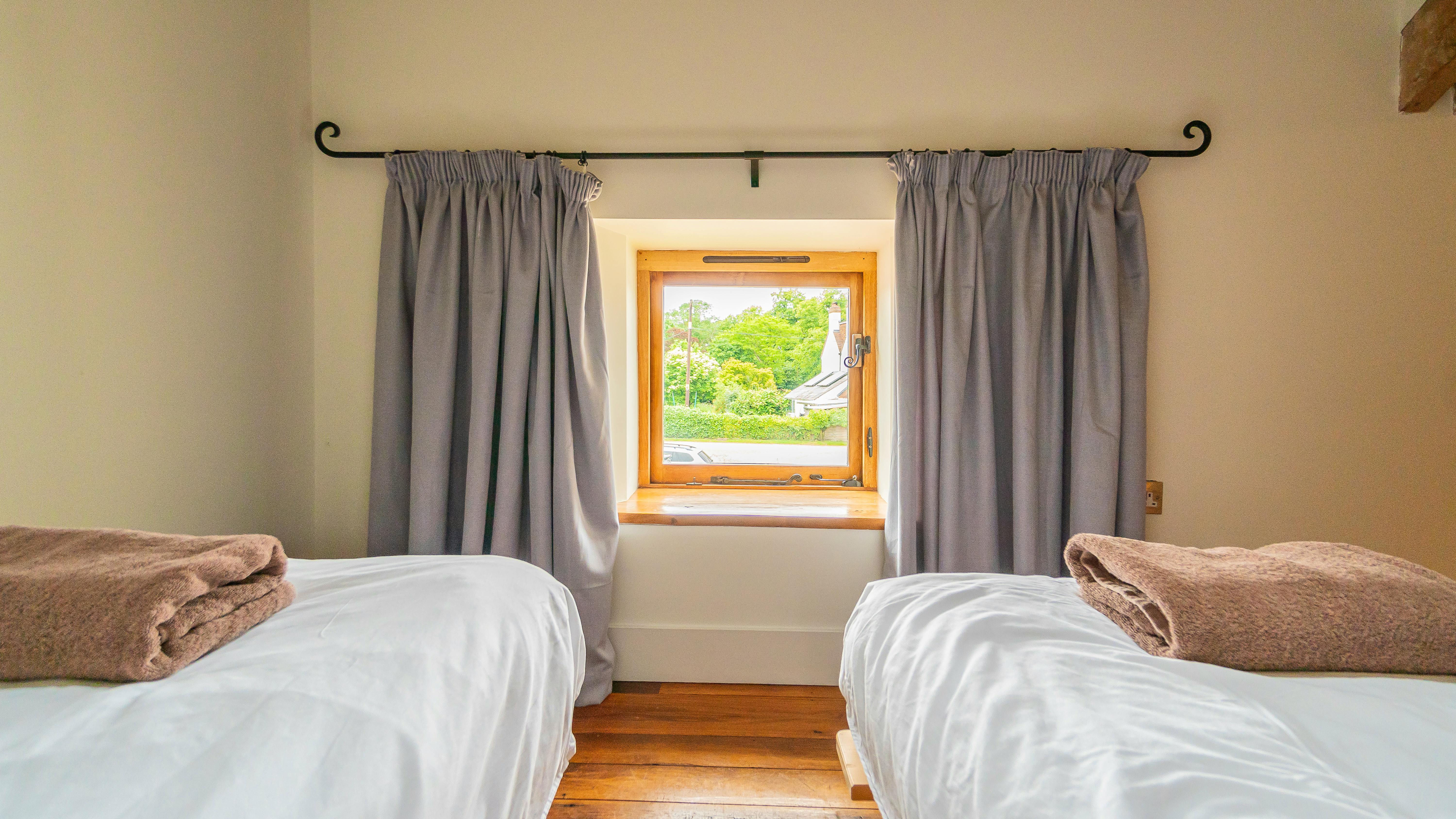 Brick barn bedroom 2 twin or king