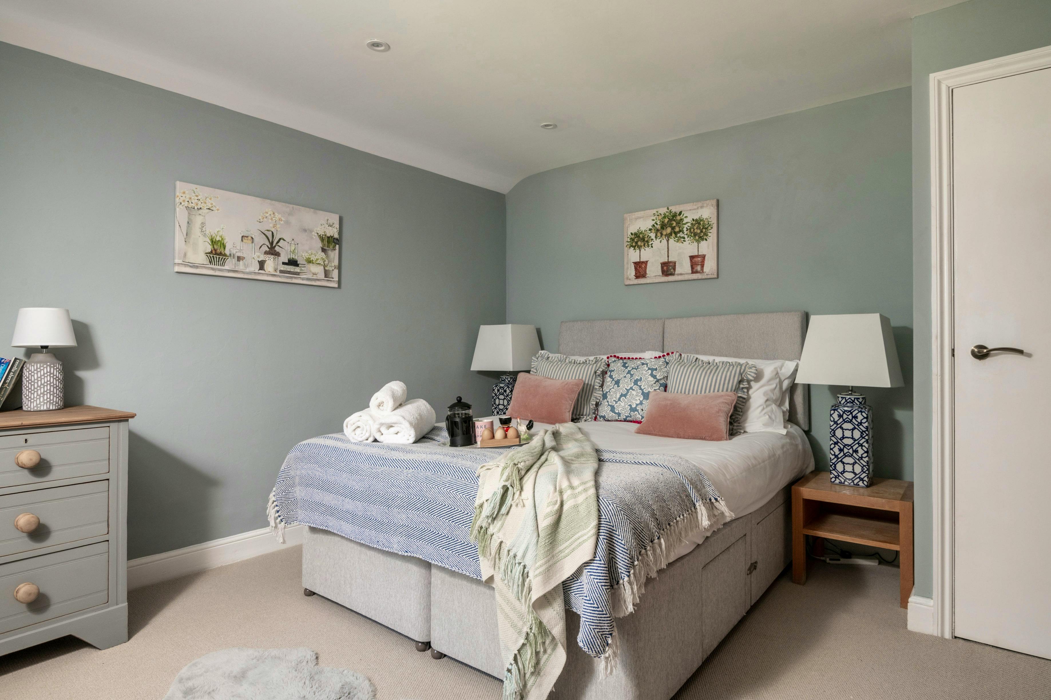 Option of double or twin bed