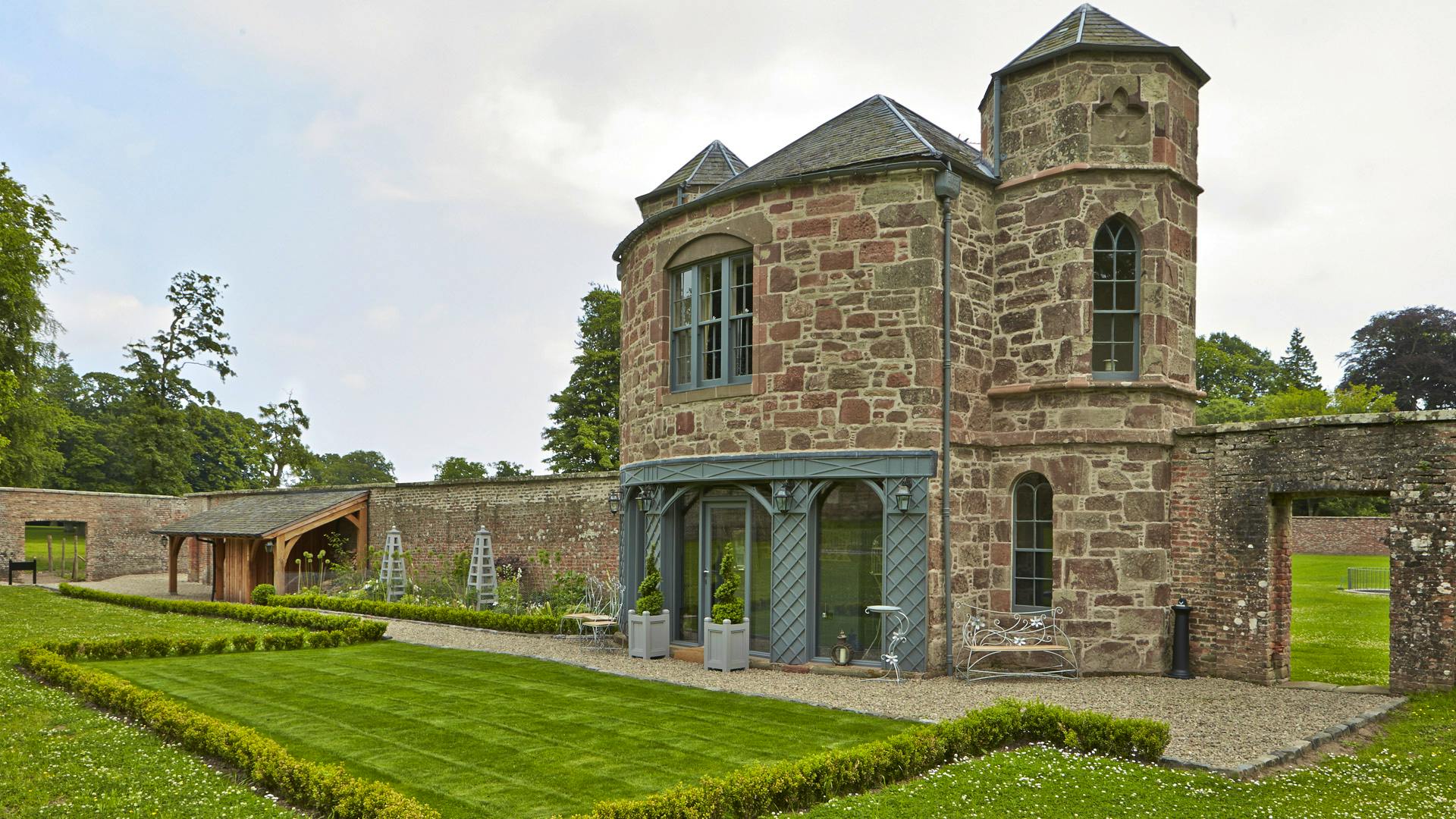 10 Cool Cottages in the UK