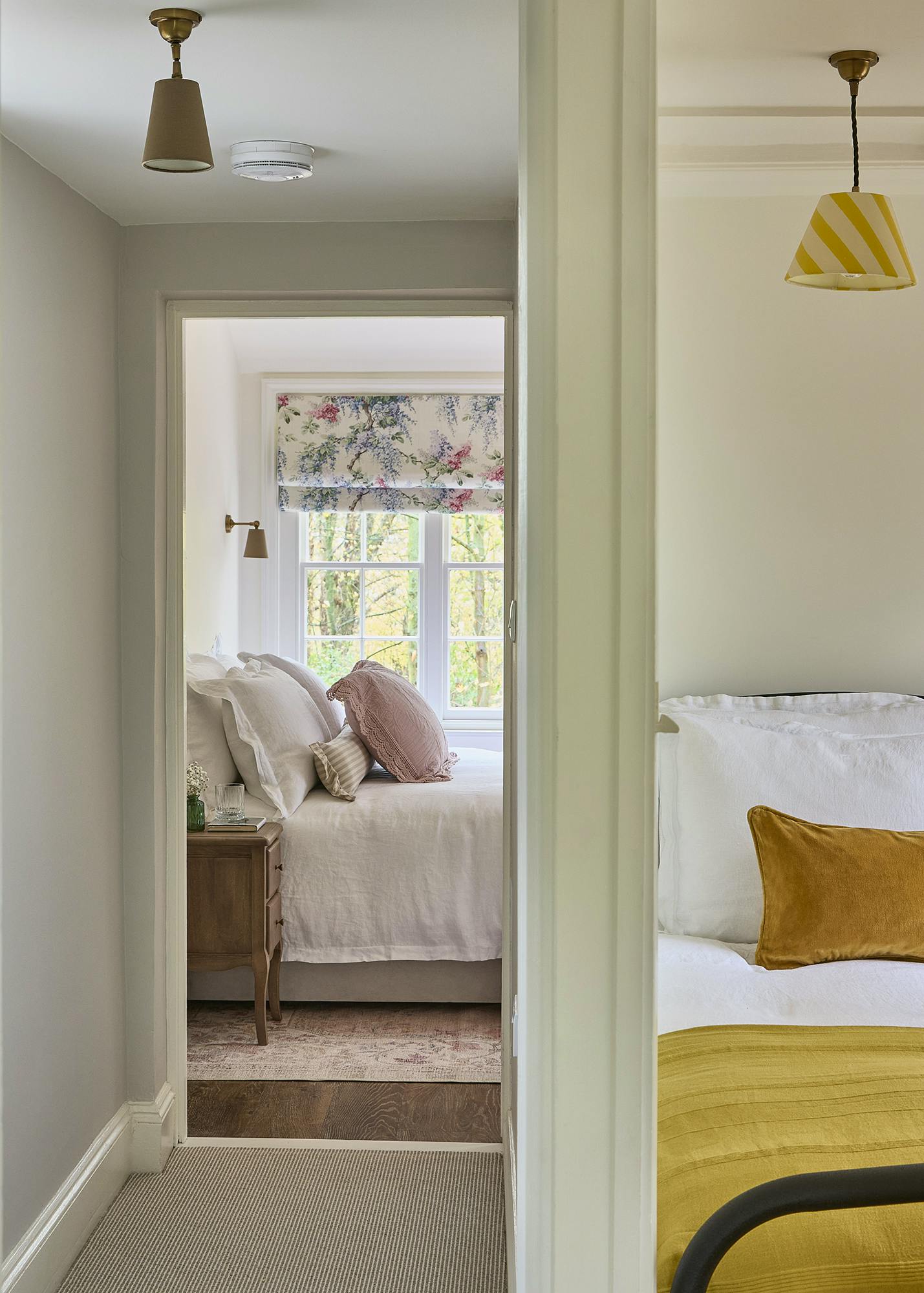 landing to master ensuite