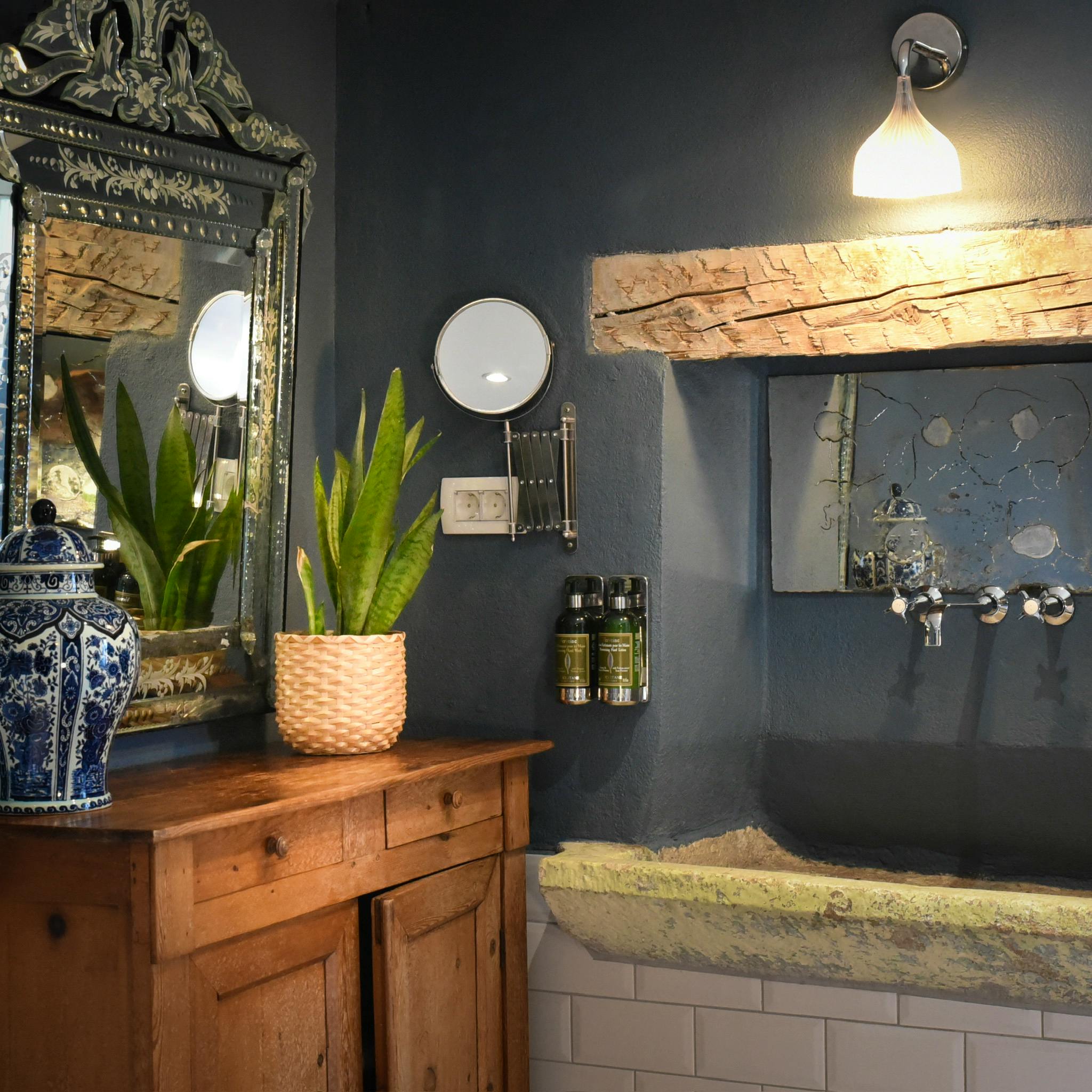 Amanda suite original stone basin 