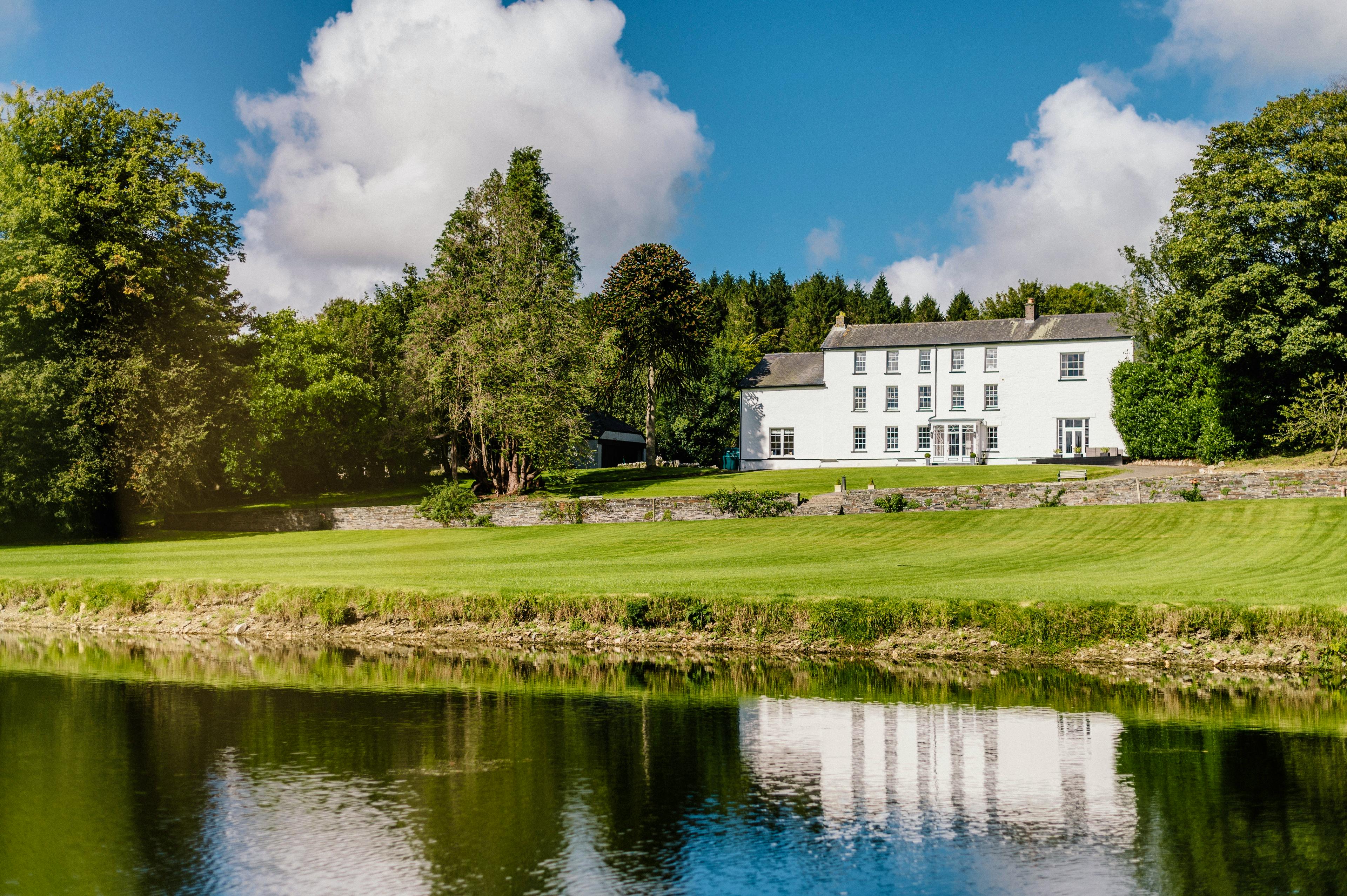 Plas Pantyderi Manor