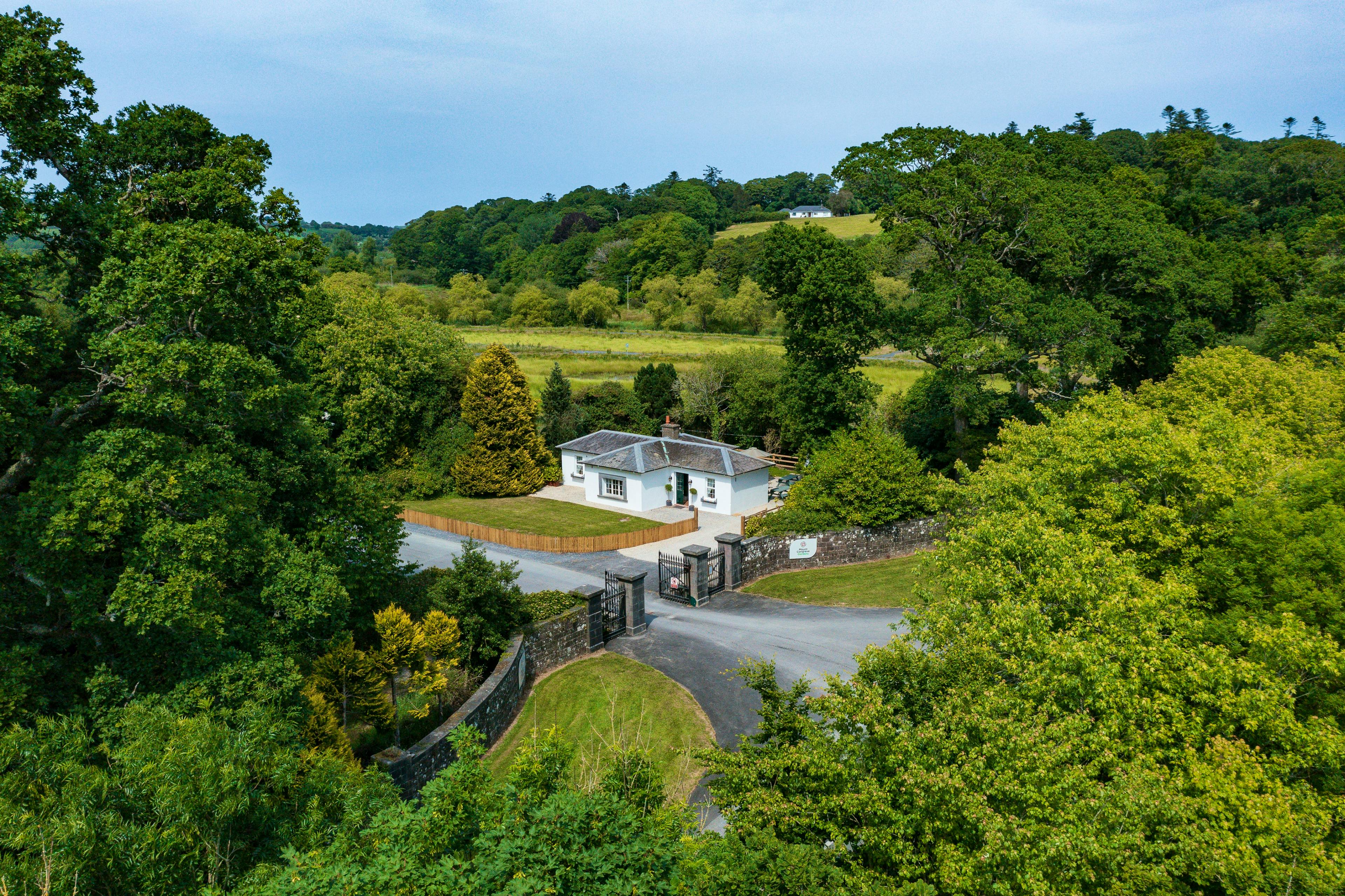 Damson Gate Lodge - Image 1