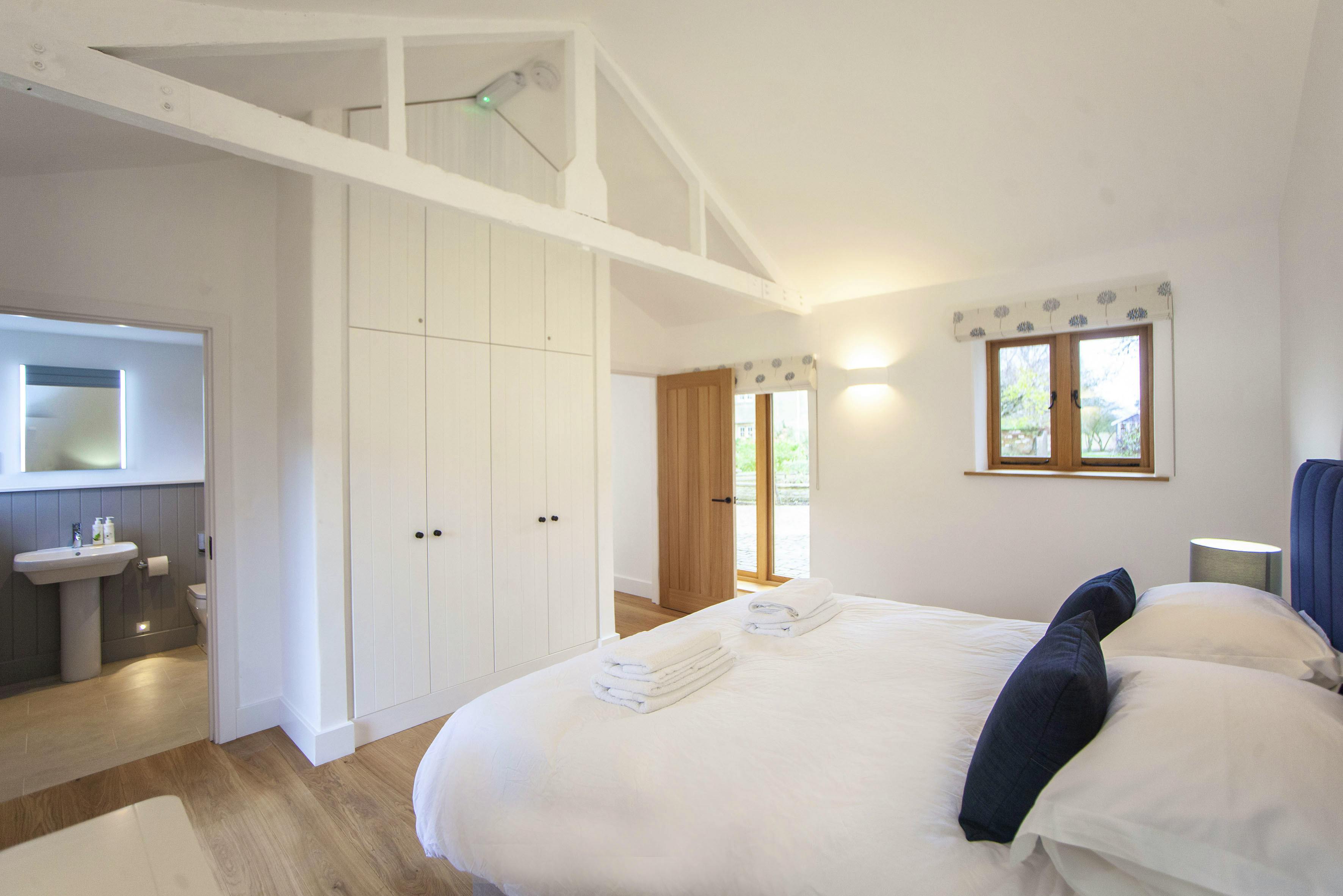 Coach House Wheat bedroom