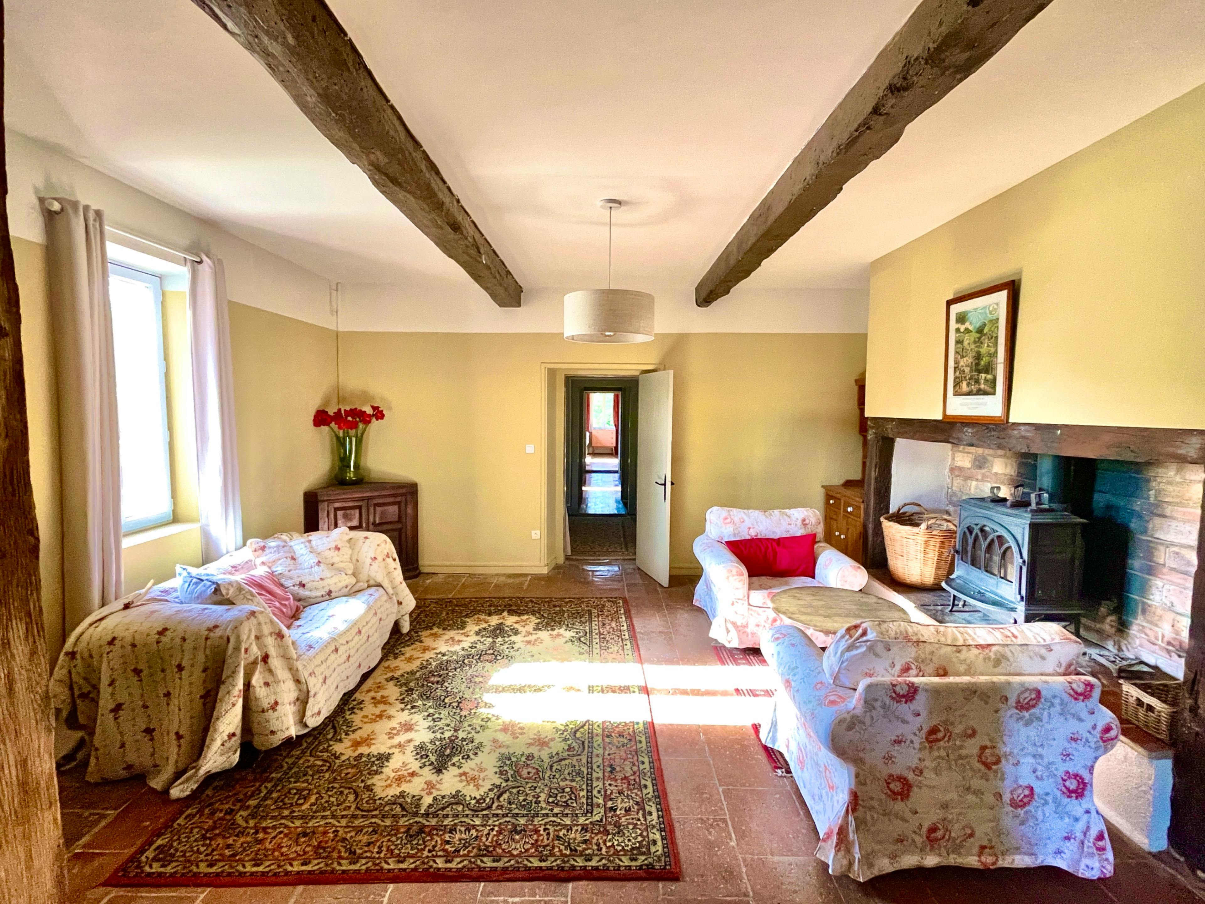 2nd Lounge area of TV room